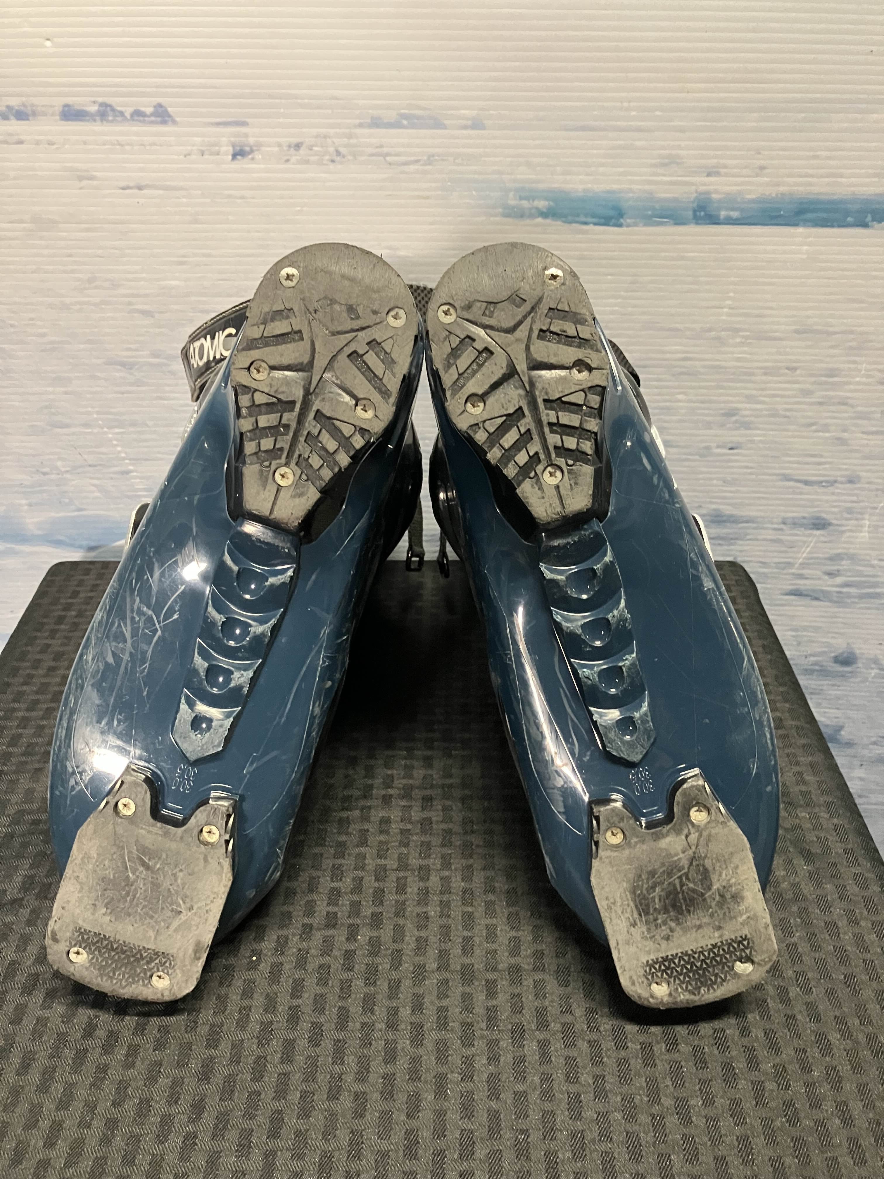 Used Atomic LiveFit R90 Ski Boots - 30.5