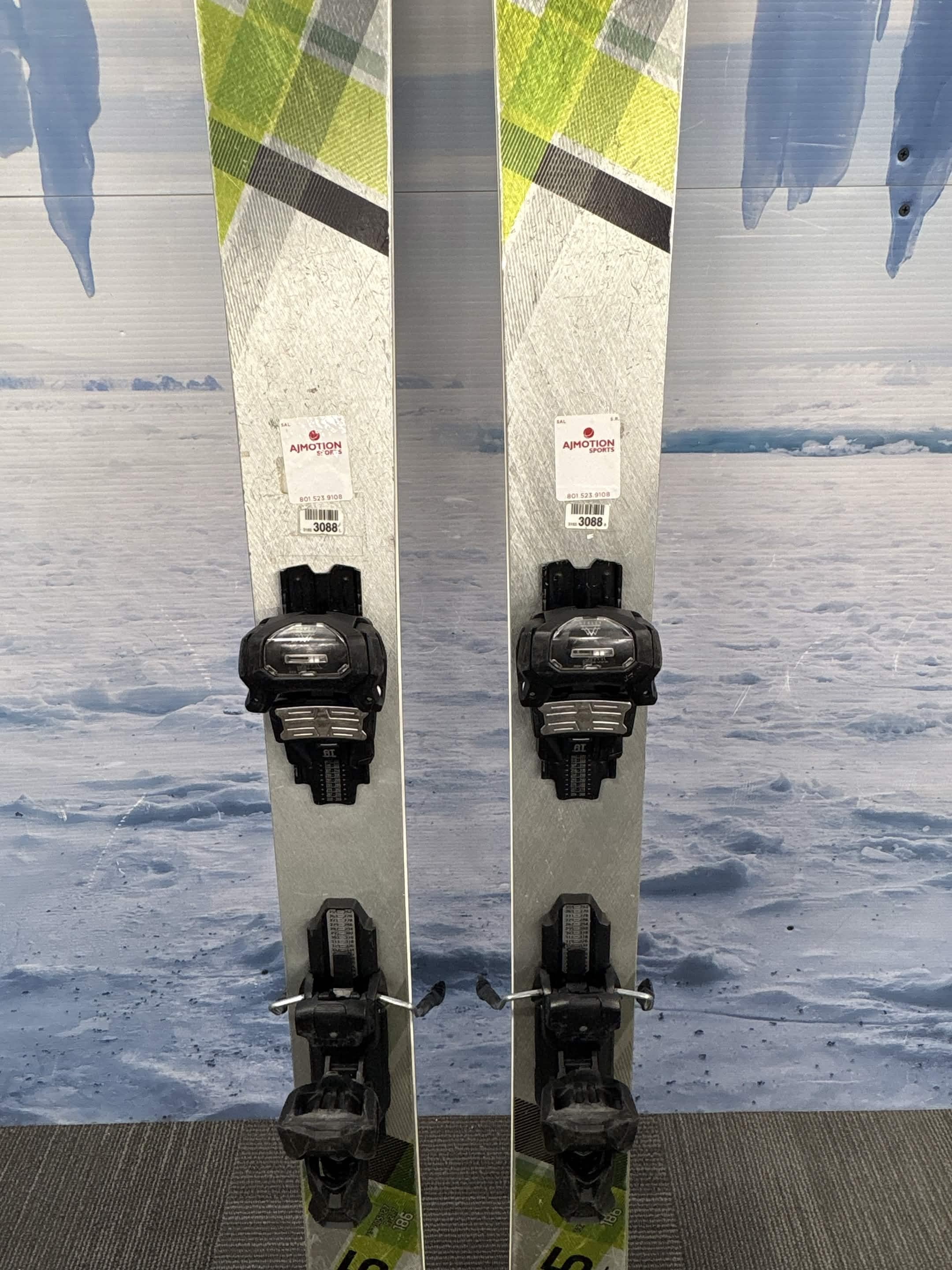 Stockli Stormrider 105 186cm Skis w/ TYROLIA Attack 13 Demo Binding - Used