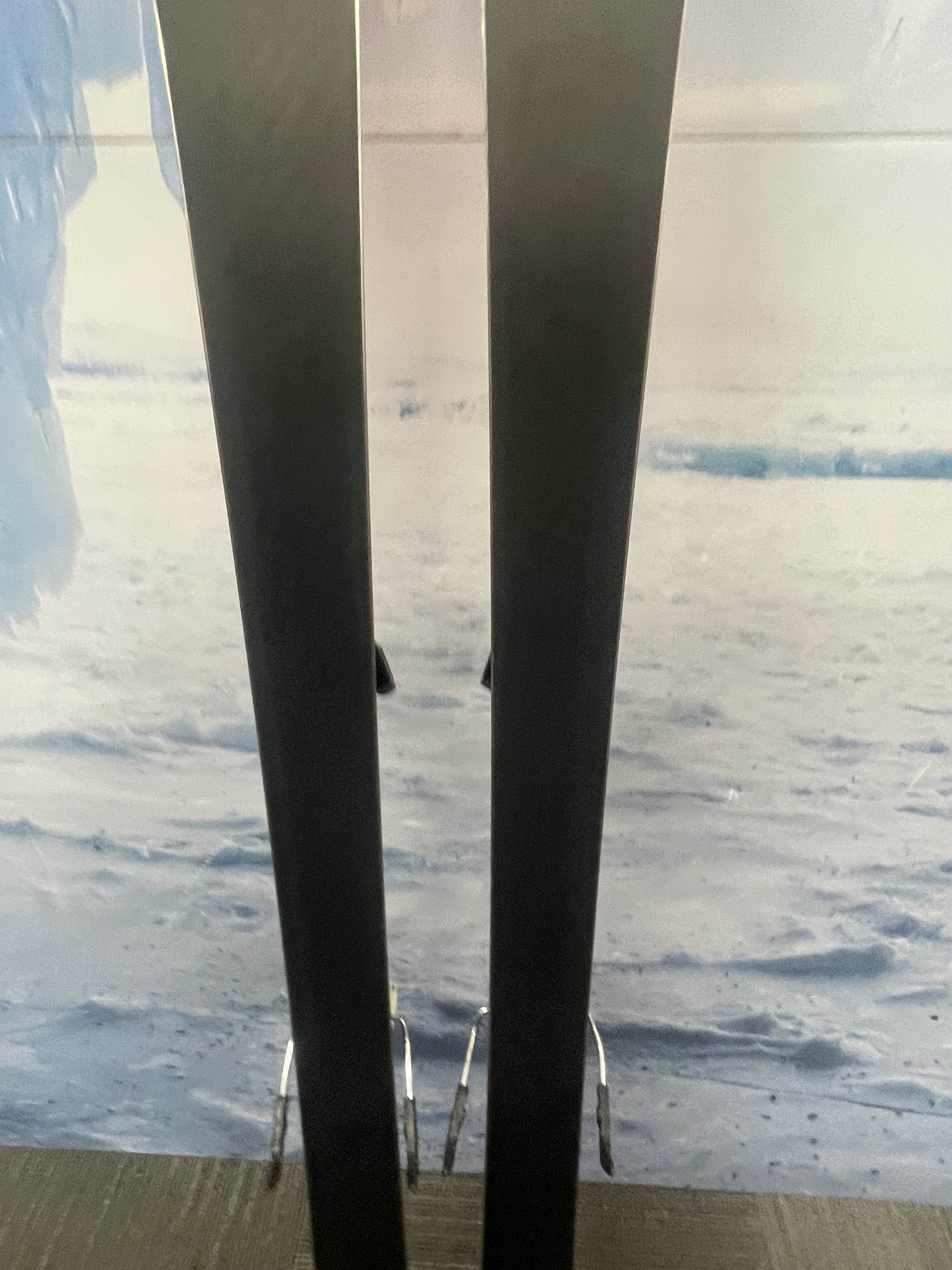 Well Loved Atomic Vantage 75 Ski w/ Atomic Lithium 10 Demo Bindings - 177CM