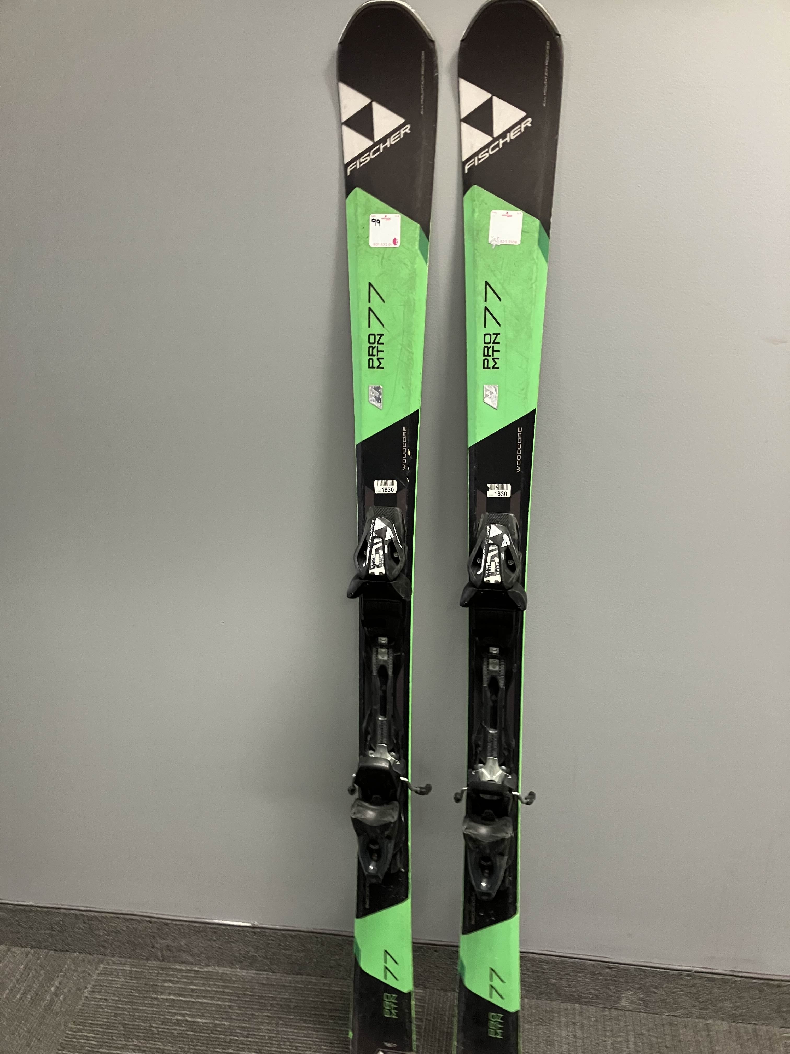 Used Fischer Pro Mtn Ski w/ Fischer Rs11 Bindings - 157CM
