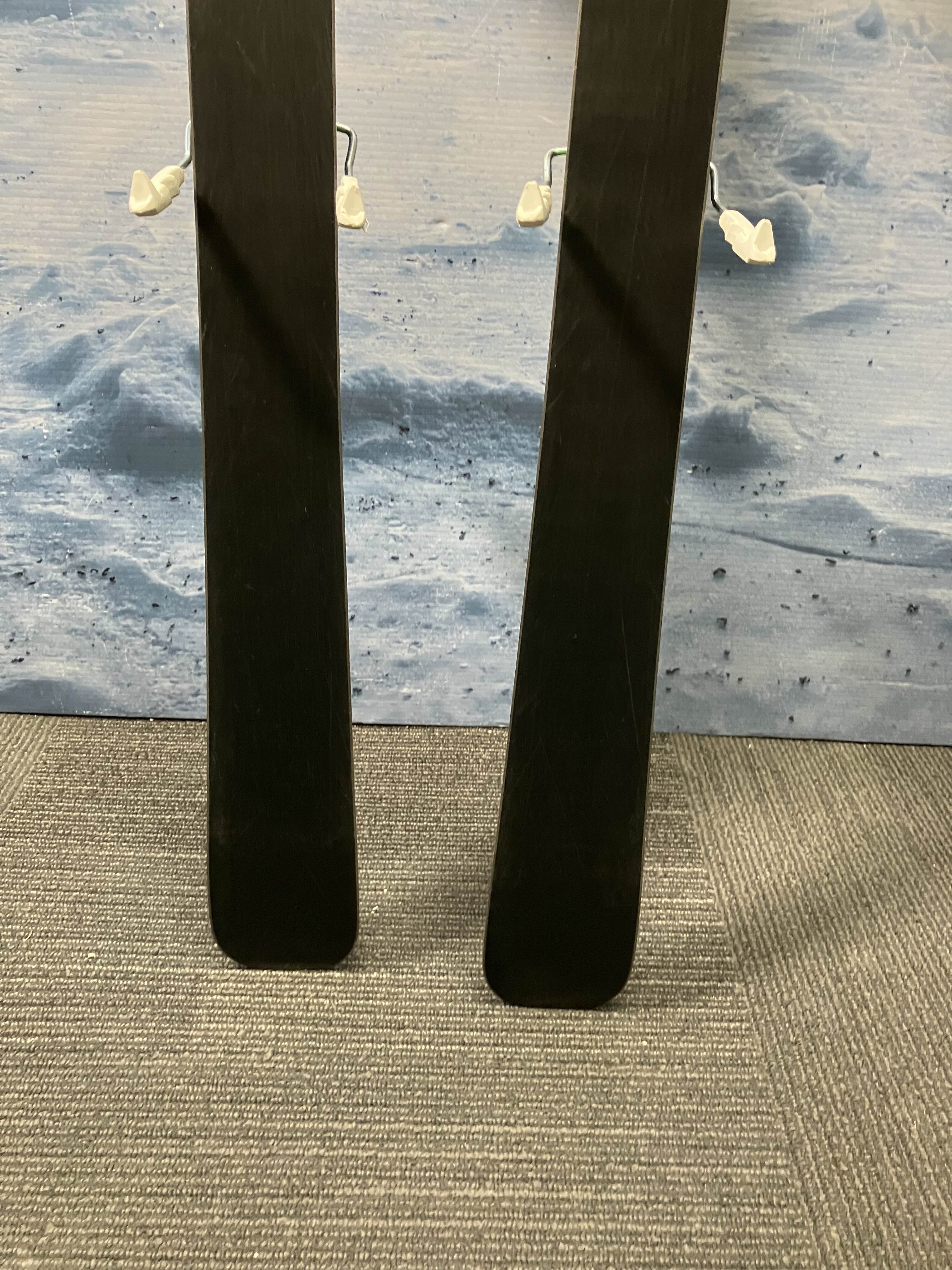 Used Saloman Xdrive Ski w/ Saloman Xt10 Demo Bindings - 156CM