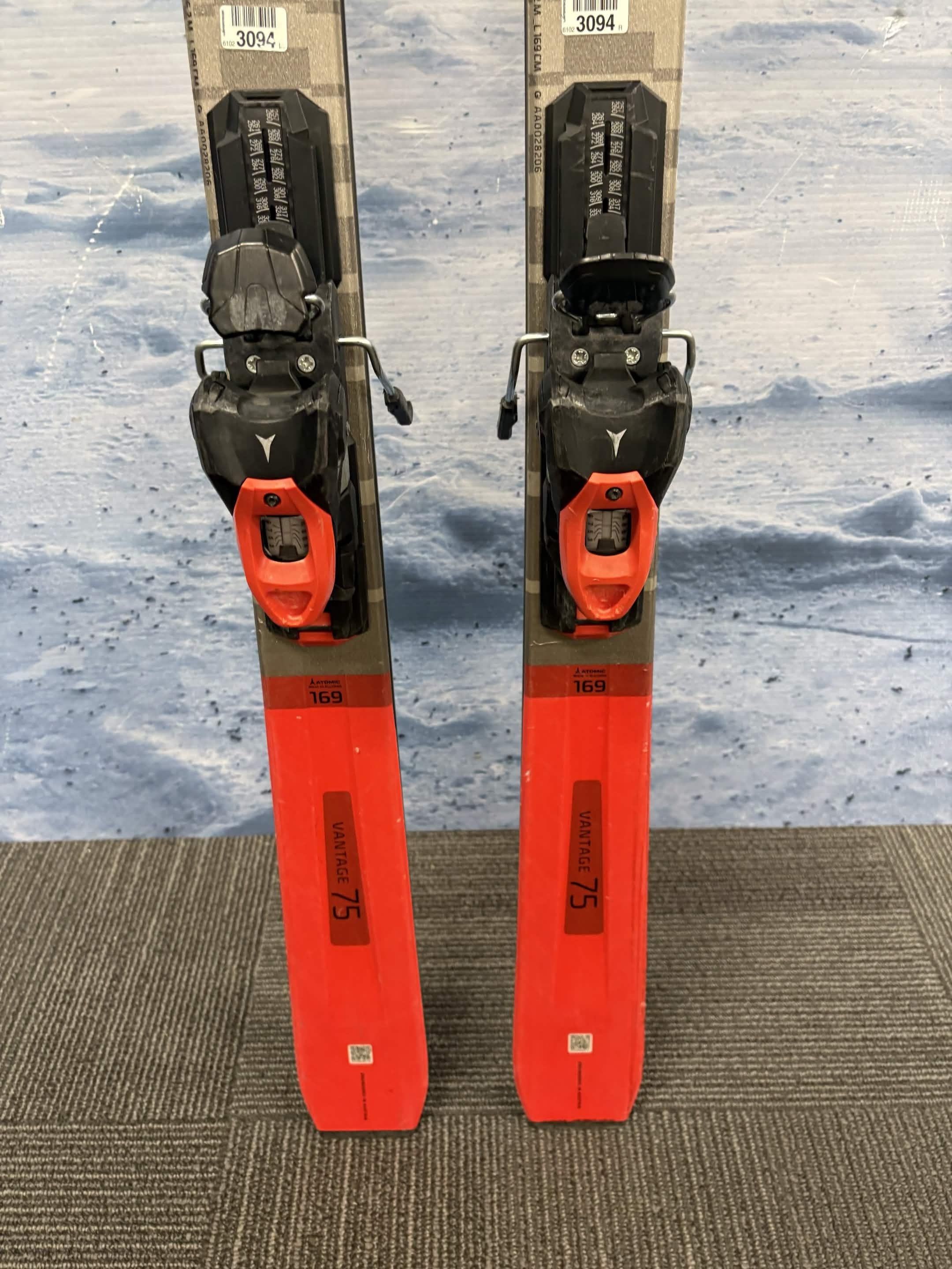 Atomic Vantage 75 +M10 169cm Skis w/ ATOMIC M 10 GW SYS Demo Binding - Used