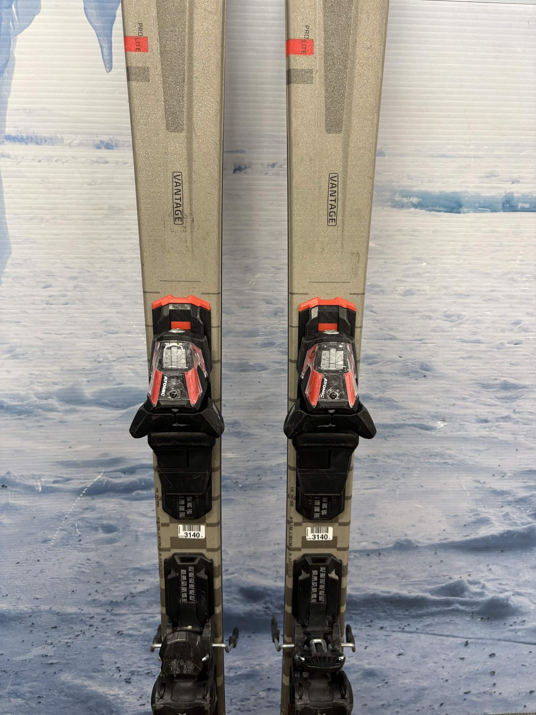 Atomic Vantage 75 +M10 161cm Skis w/ ATOMIC M 10 GW SYS Demo Binding - Used
