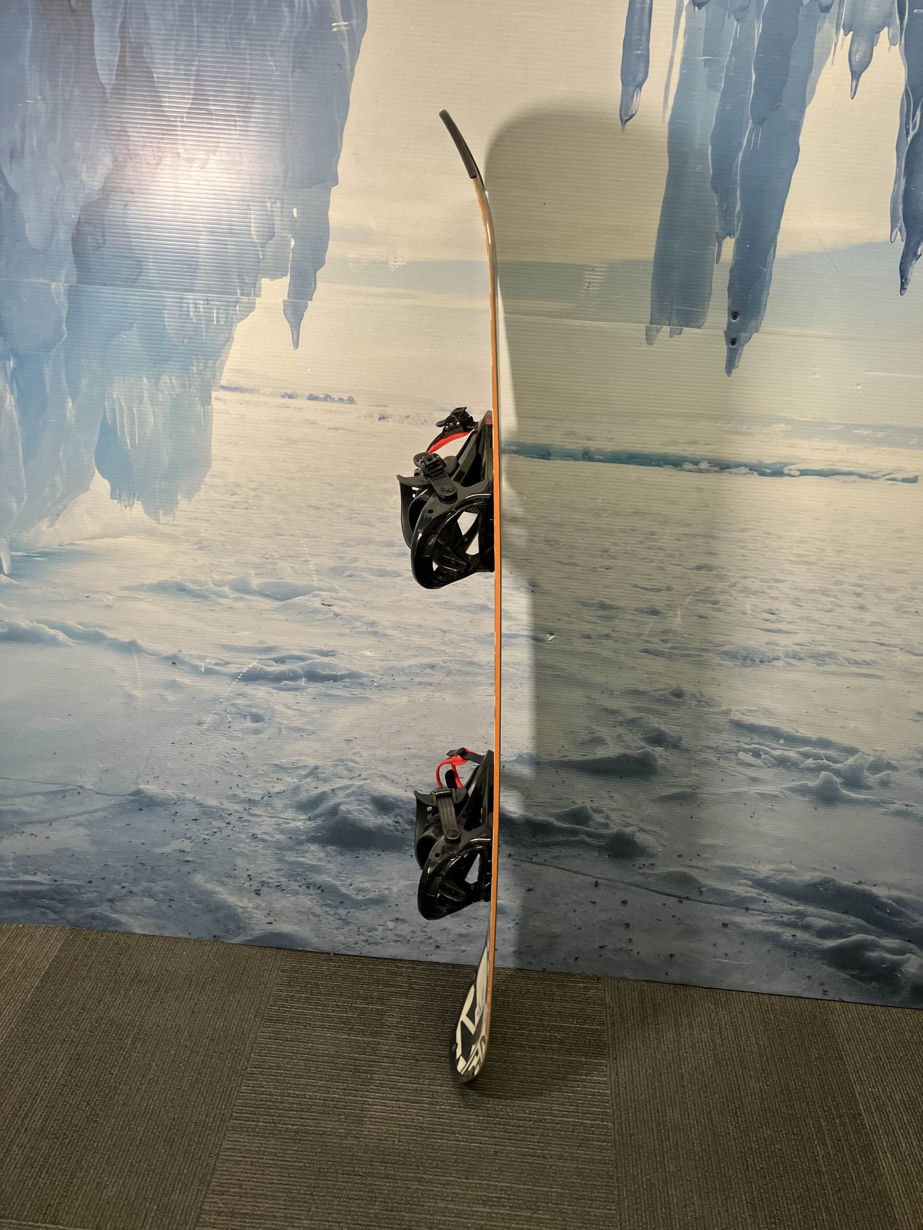 Used Rossignol Trick Stick Men's Snowboard w/ K2 Large Demo Bindings - 151CM