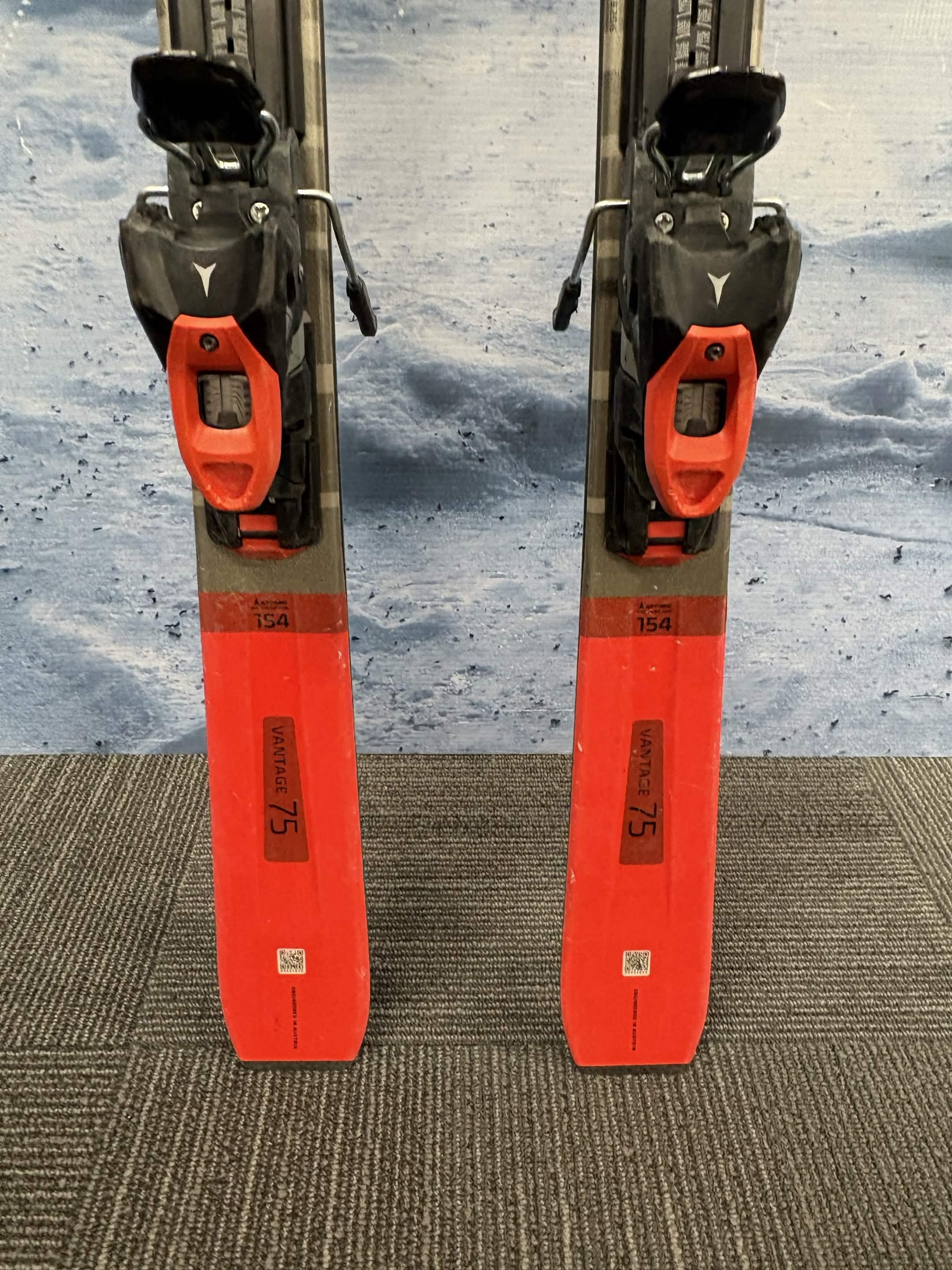 Atomic Vantage 75 +M10 154cm Skis w/ ATOMIC M 10 GW SYS Demo Binding - Used