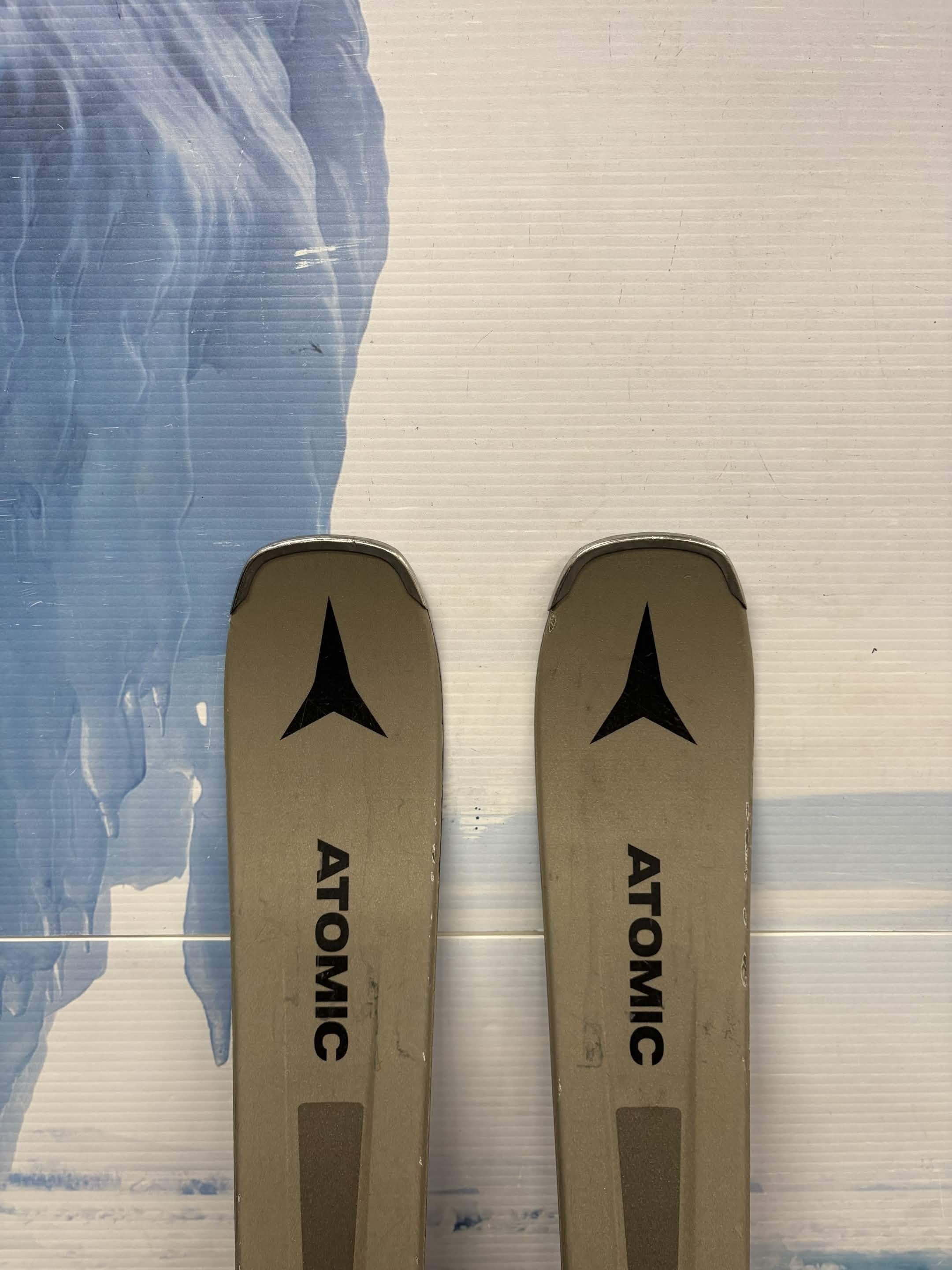 Atomic Vantage 75 +M10 147cm Skis w/ ATOMIC M 10 GW SYS Demo Binding - Used