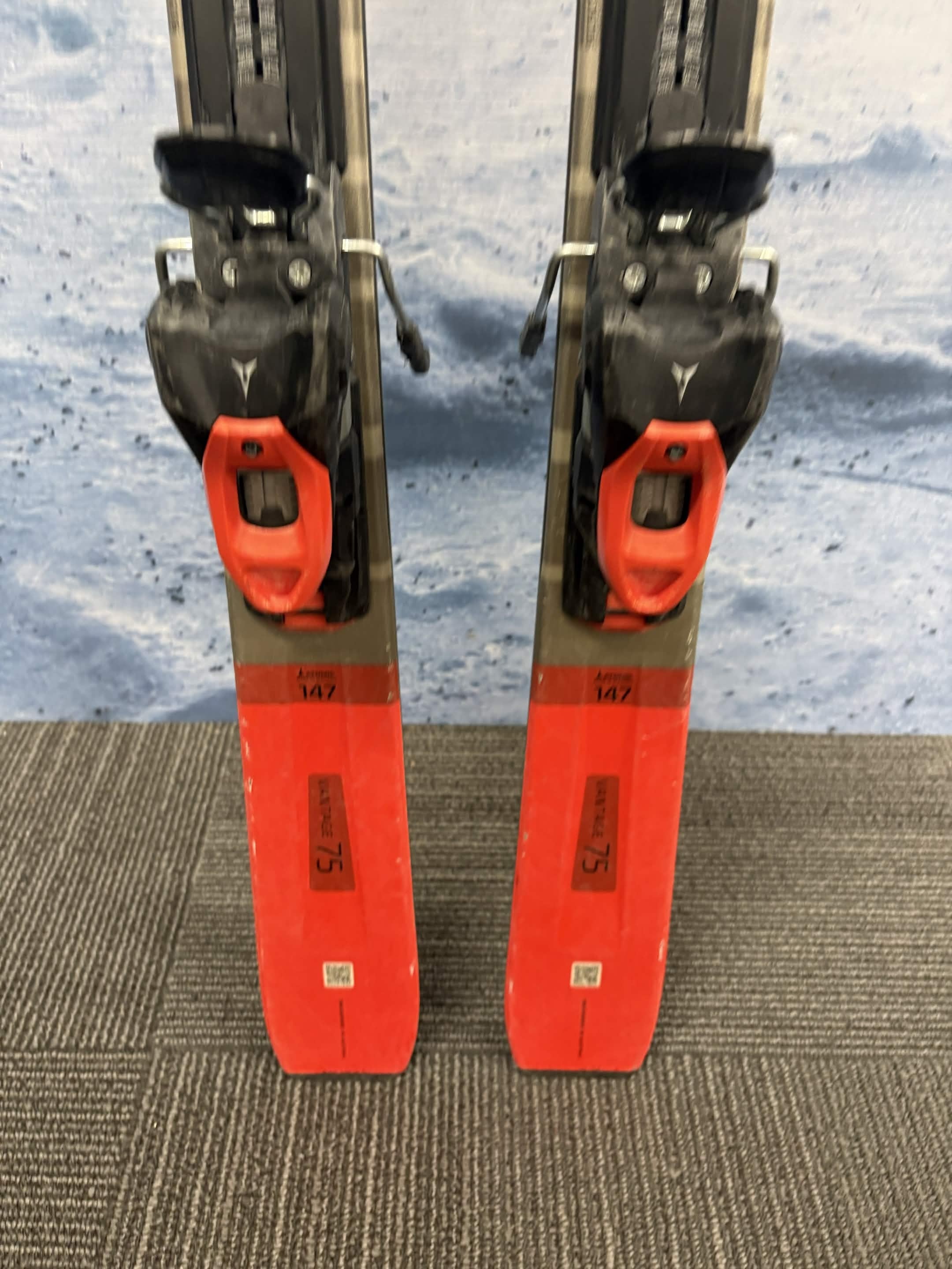 Atomic Vantage 75 +M10 147cm Skis w/ ATOMIC M 10 GW SYS Demo Binding - Used