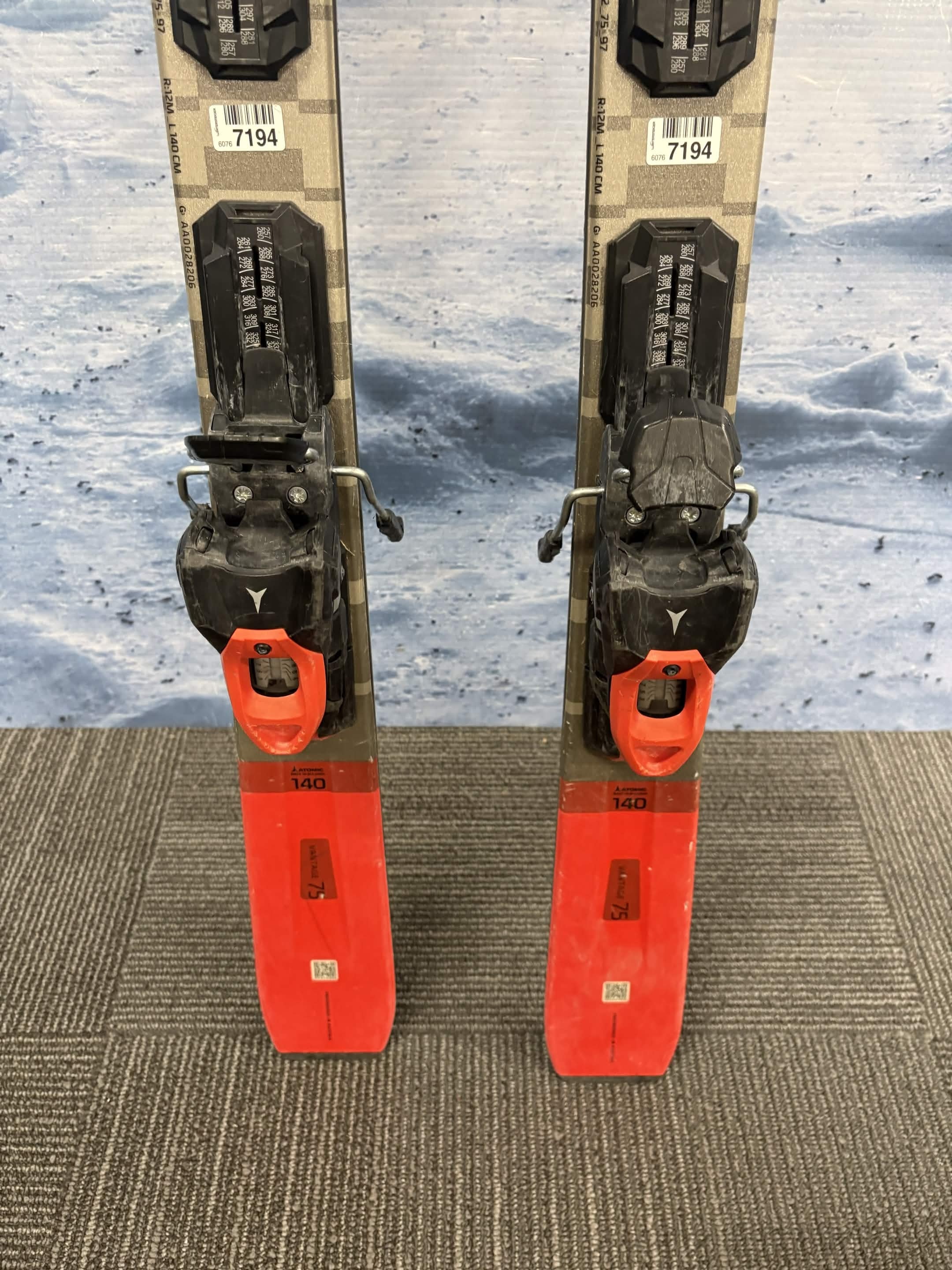 Atomic Vantage 75 +M10 140cm Skis w/ ATOMIC M 10 GW SYS Demo Binding - Used