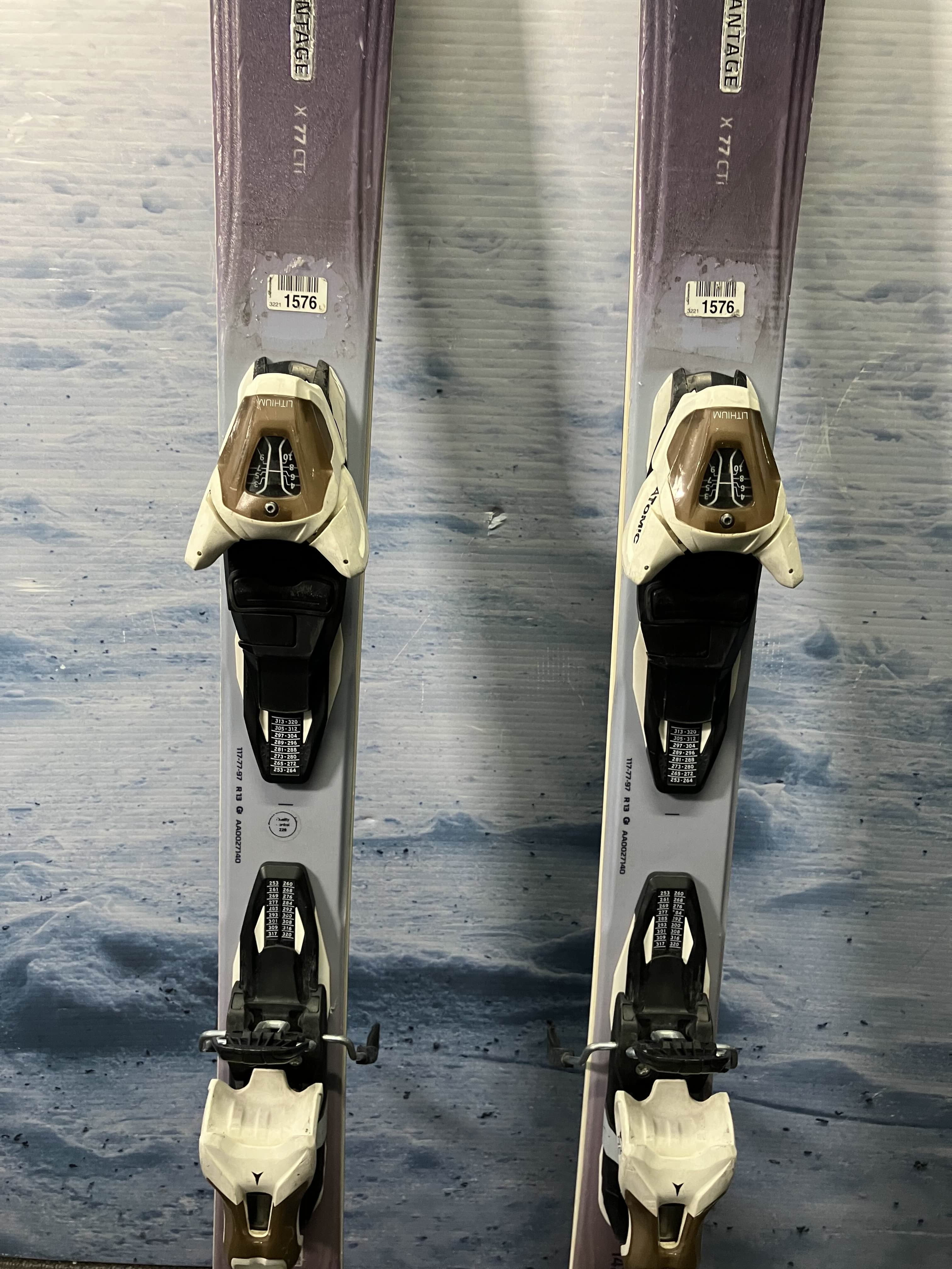Used Atomic Vantage X77 Cti Men's Ski w/ Atomic Lithium 10 Demo Bindings - 142CM