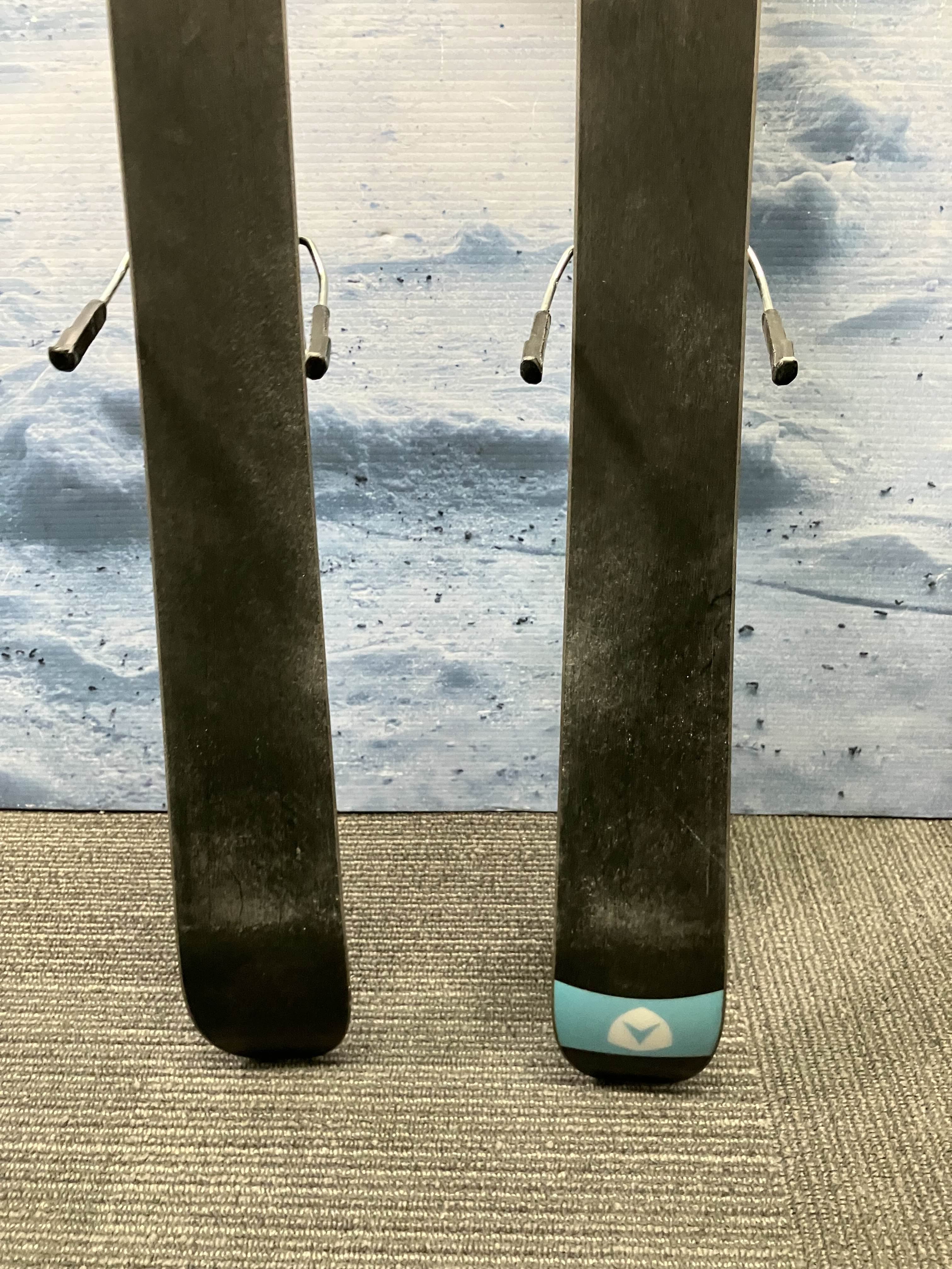 Used Dynastar Spiral Men's Ski w/ Look Express 10 Demo Bindings - 138CM