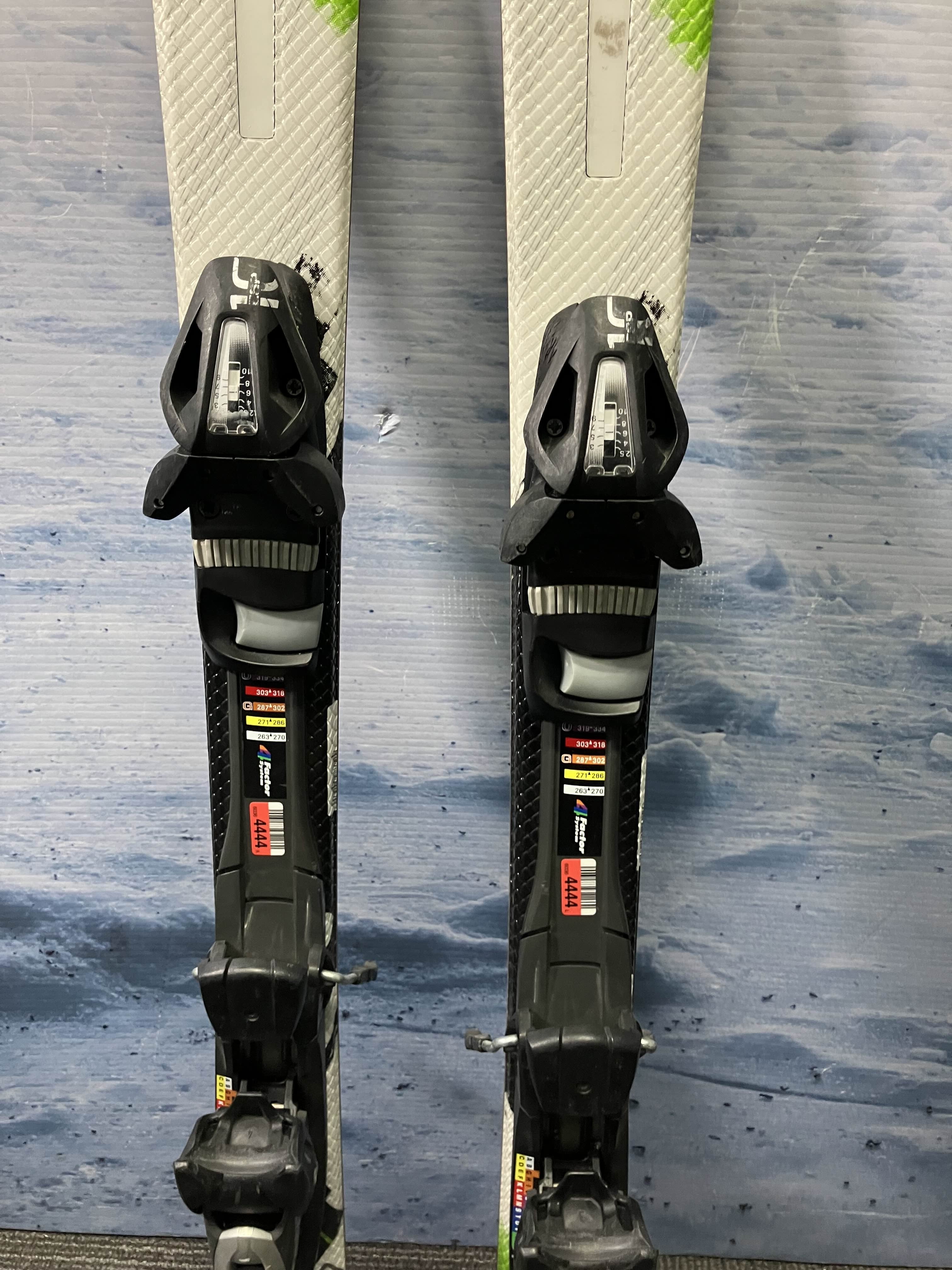 Used Elan Exar 120 Men's Ski w/ Elan Esp 10 Demo Bindings - 120CM
