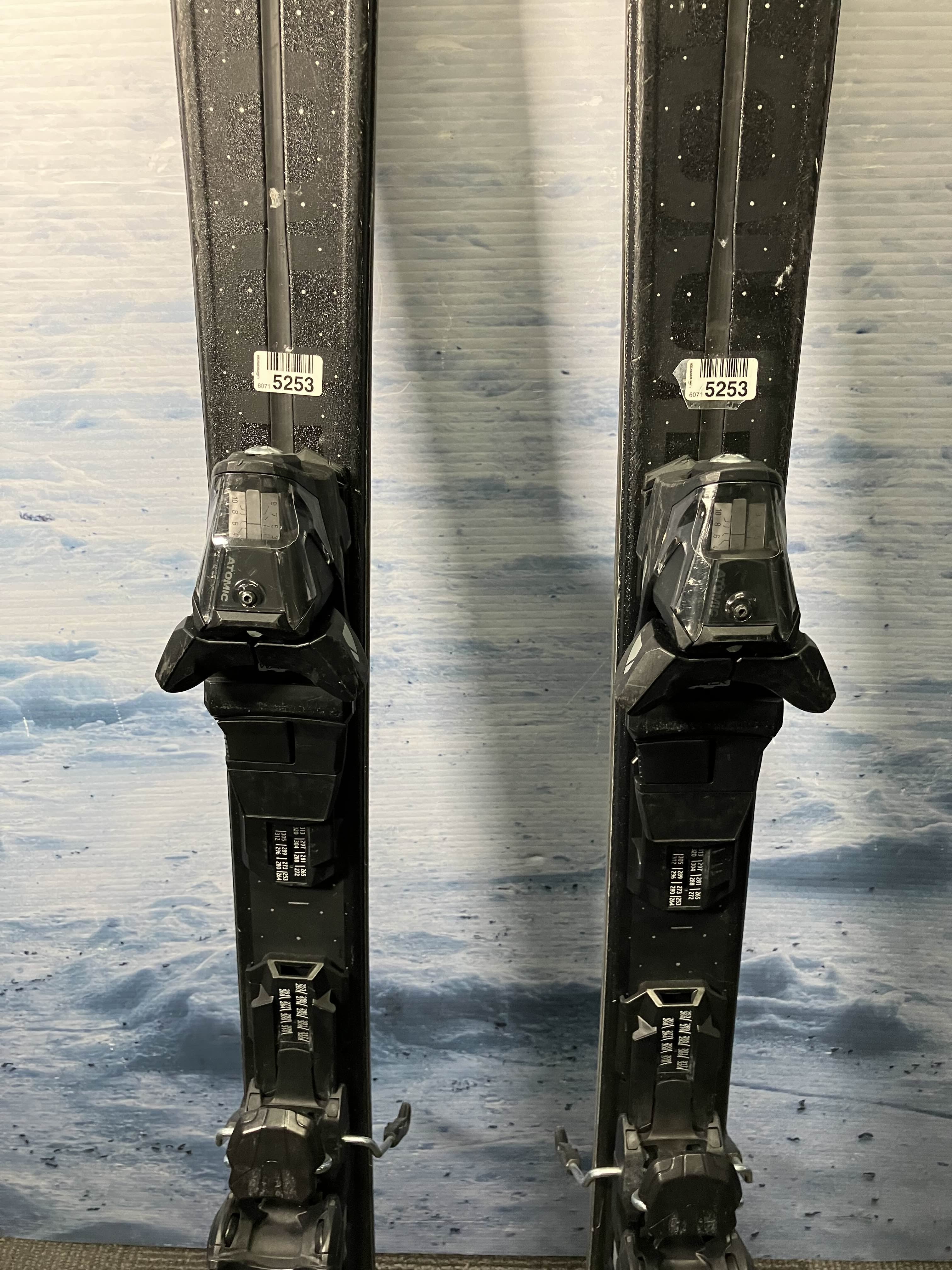 Used Atomic Cloud 9 Men's Ski w/ Atomic M 10 Demo Bindings - 143CM