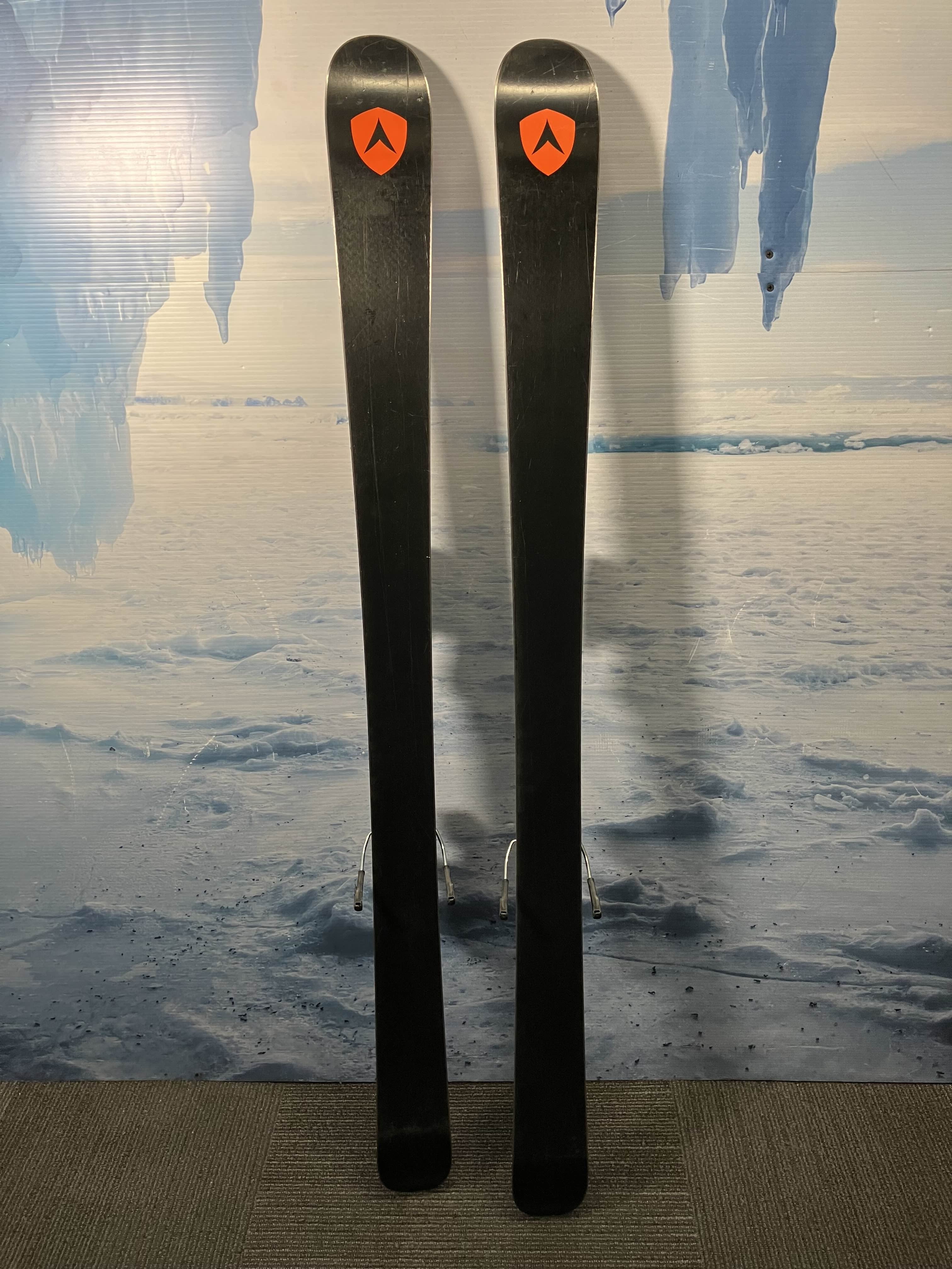 Used Dynastar Serial Ski w/ Look Express 10 Demo Bindings - 148CM