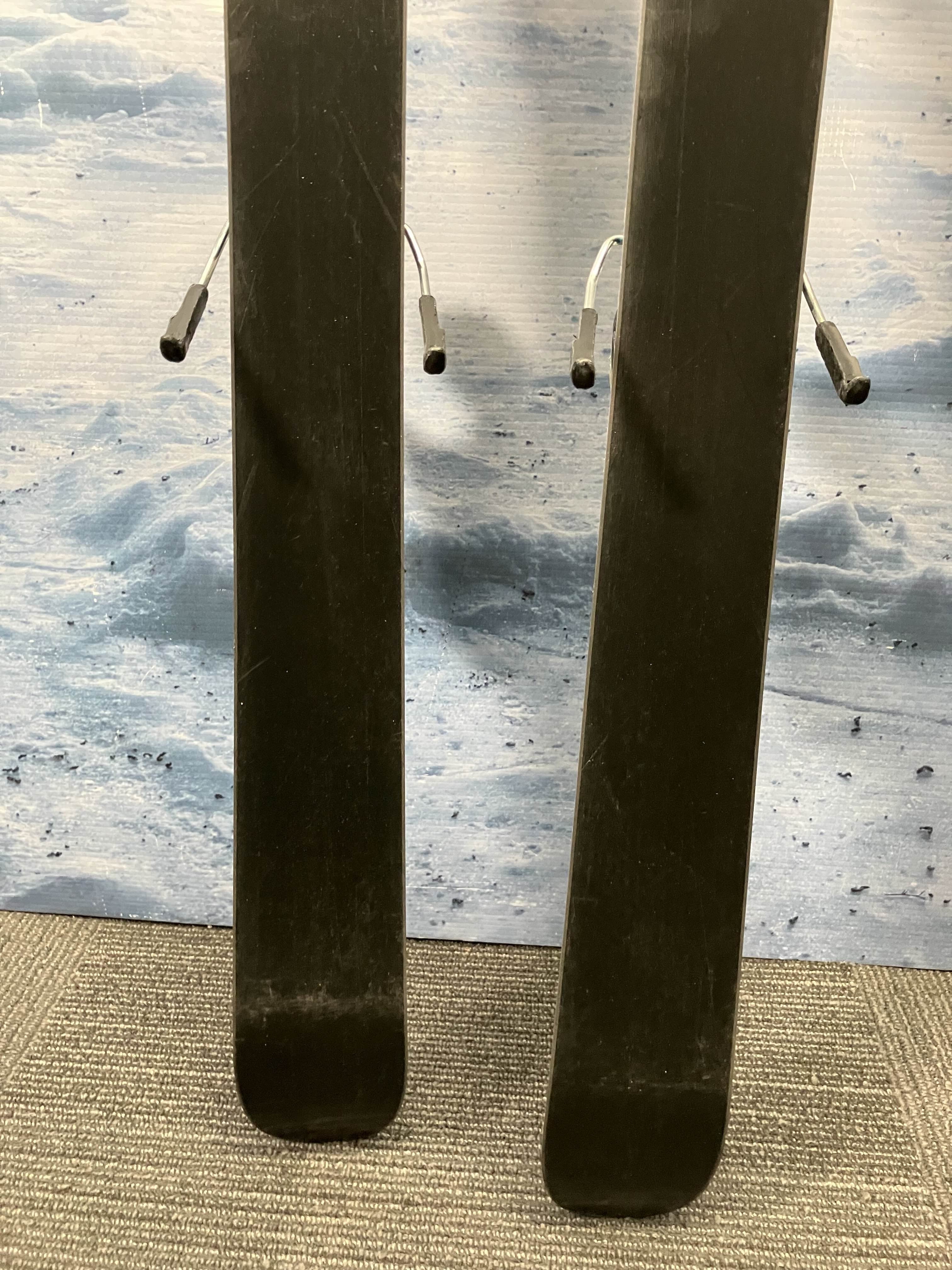 Used Dynastar Serial Ski w/ Look Express 10 Demo Bindings - 148CM
