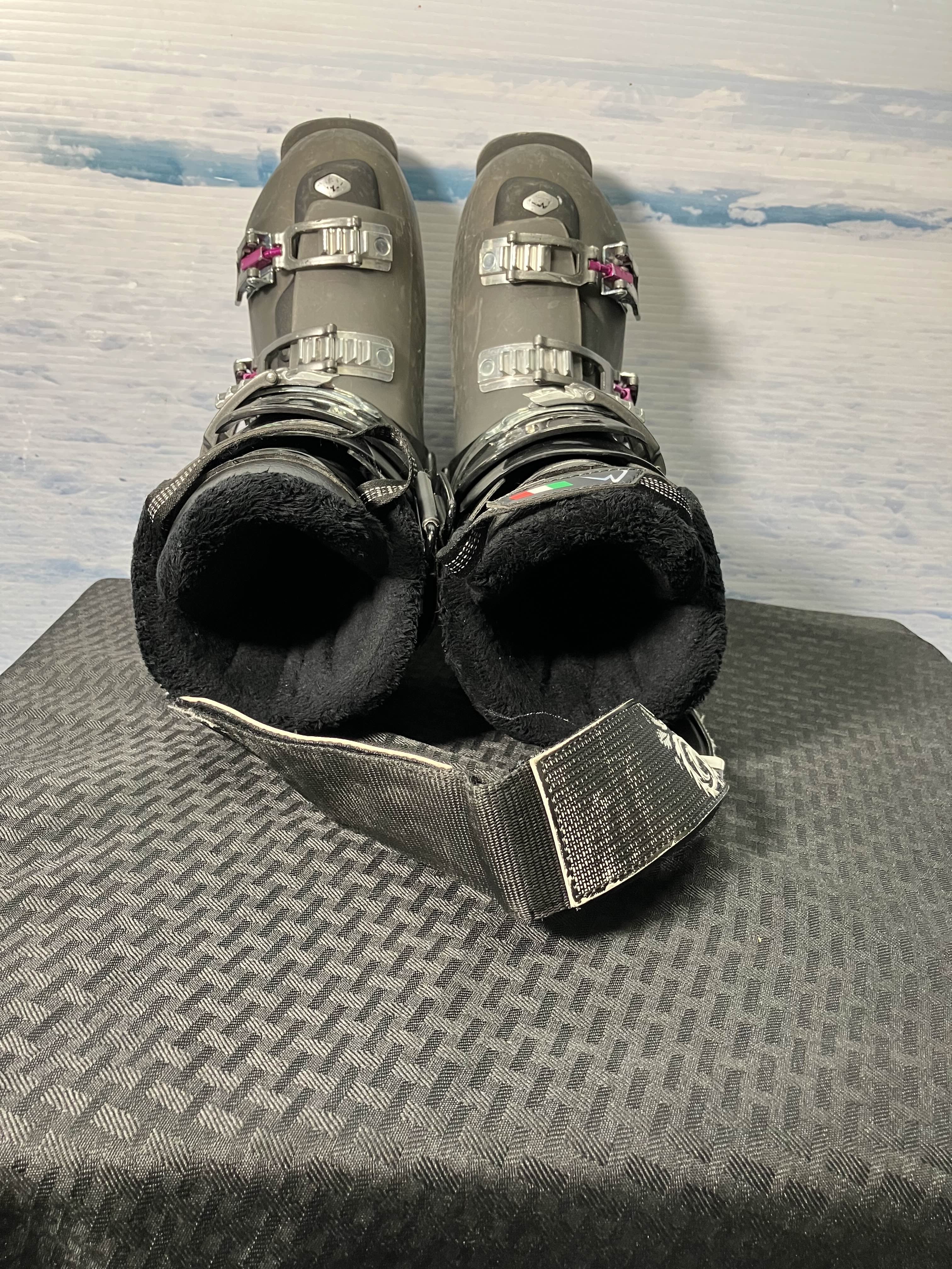 Used Roxa Kara 85 Ski Boot - 24MP