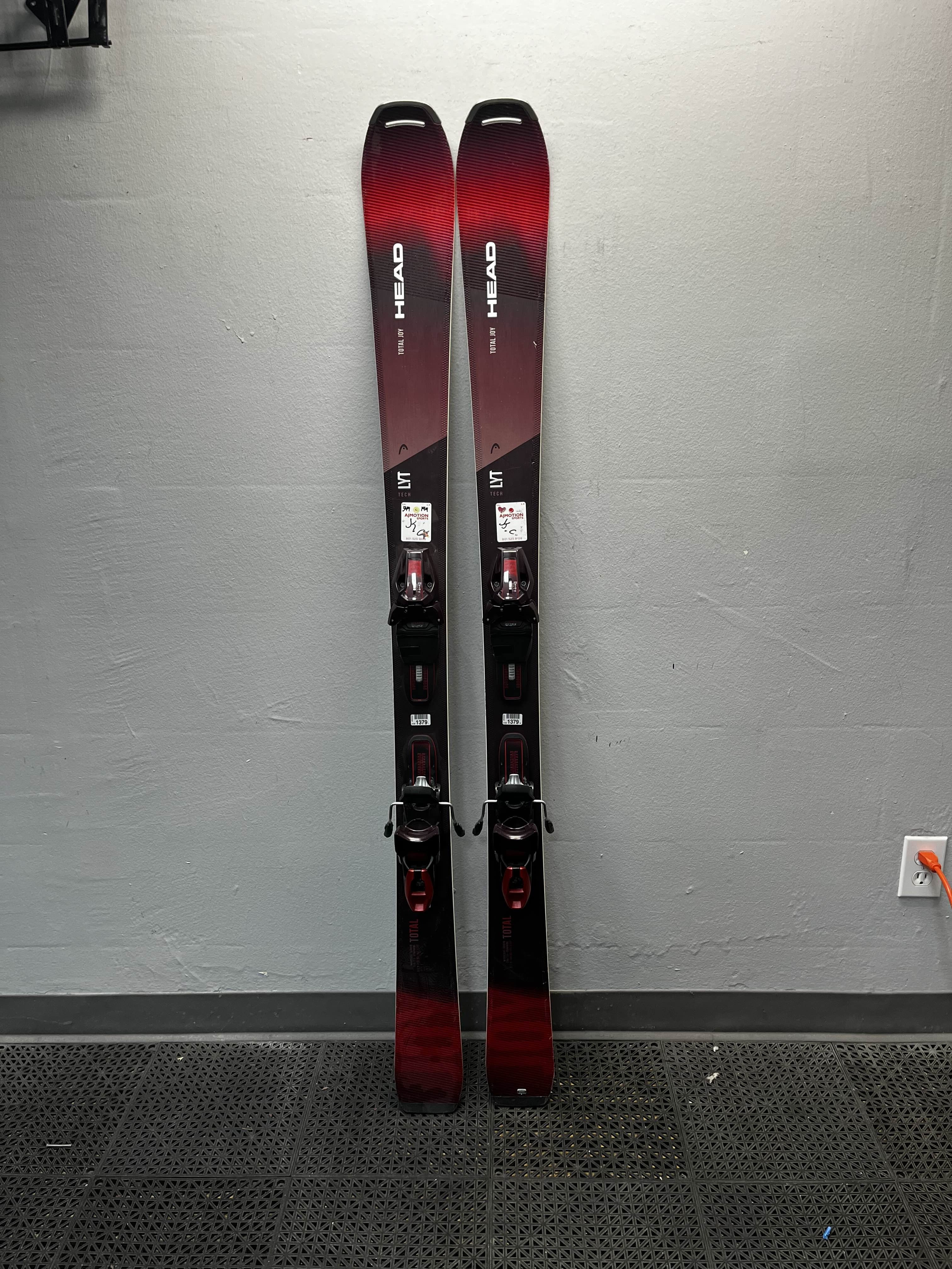 Used Head Total Joy 85 153 cm Skis w/ Head Joy 11 Demo Binding