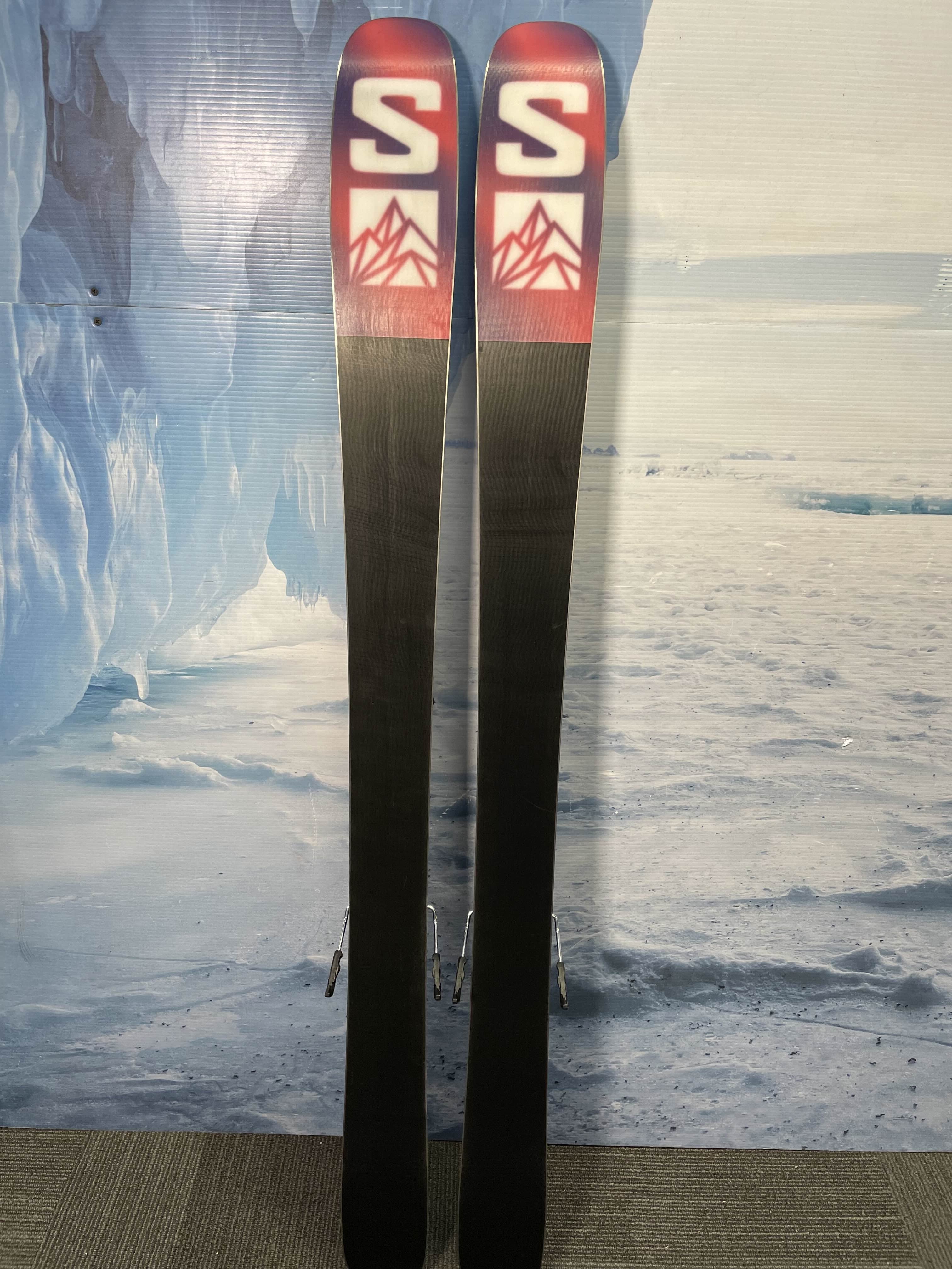 Lightly Used 2025 Salomon QST Lux 92 152cm with adjustable Salomon M 10 bindings