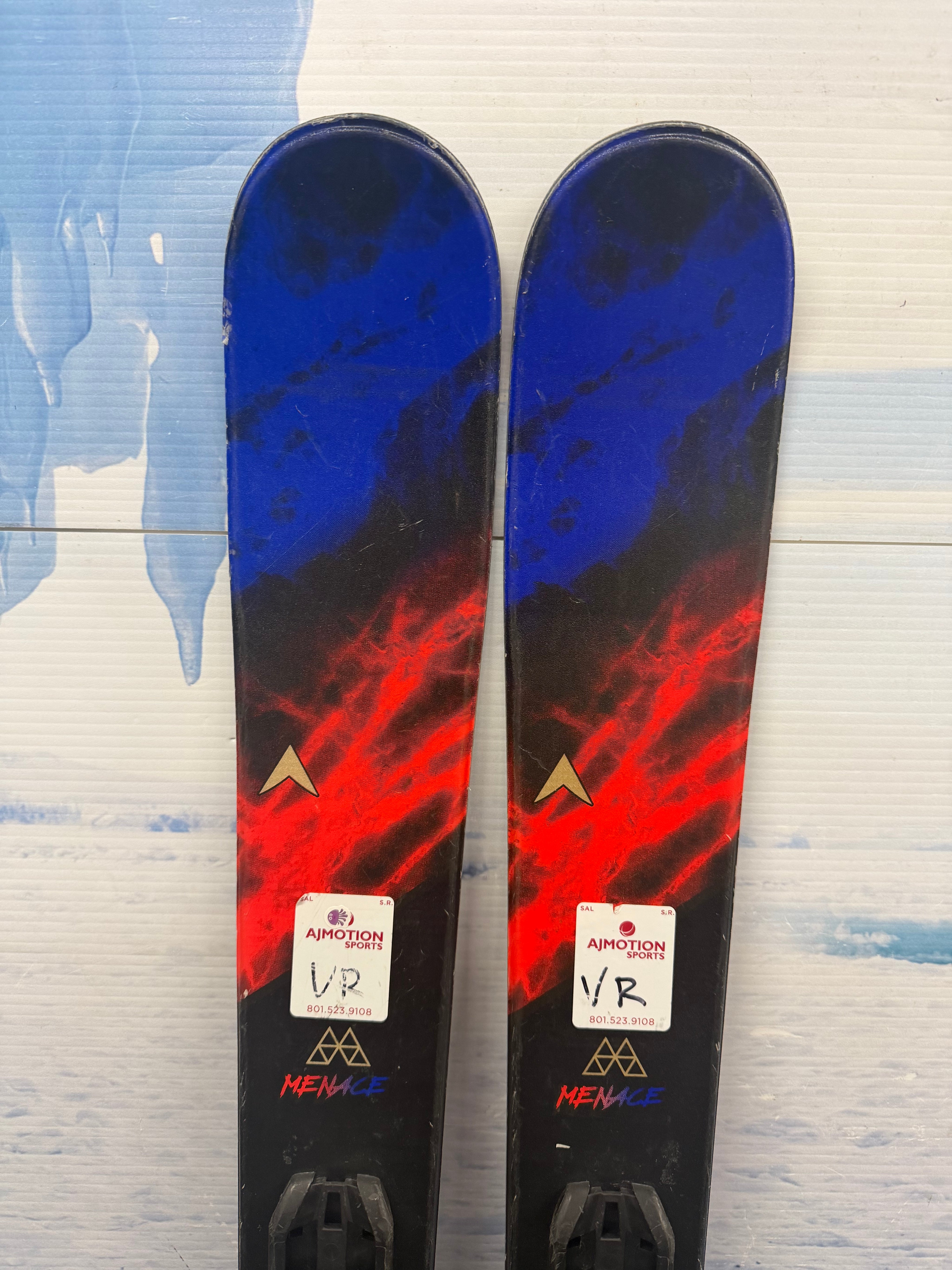 Used Dynastar Menace 90 140cm Skis w/Look Express 11 Bindings