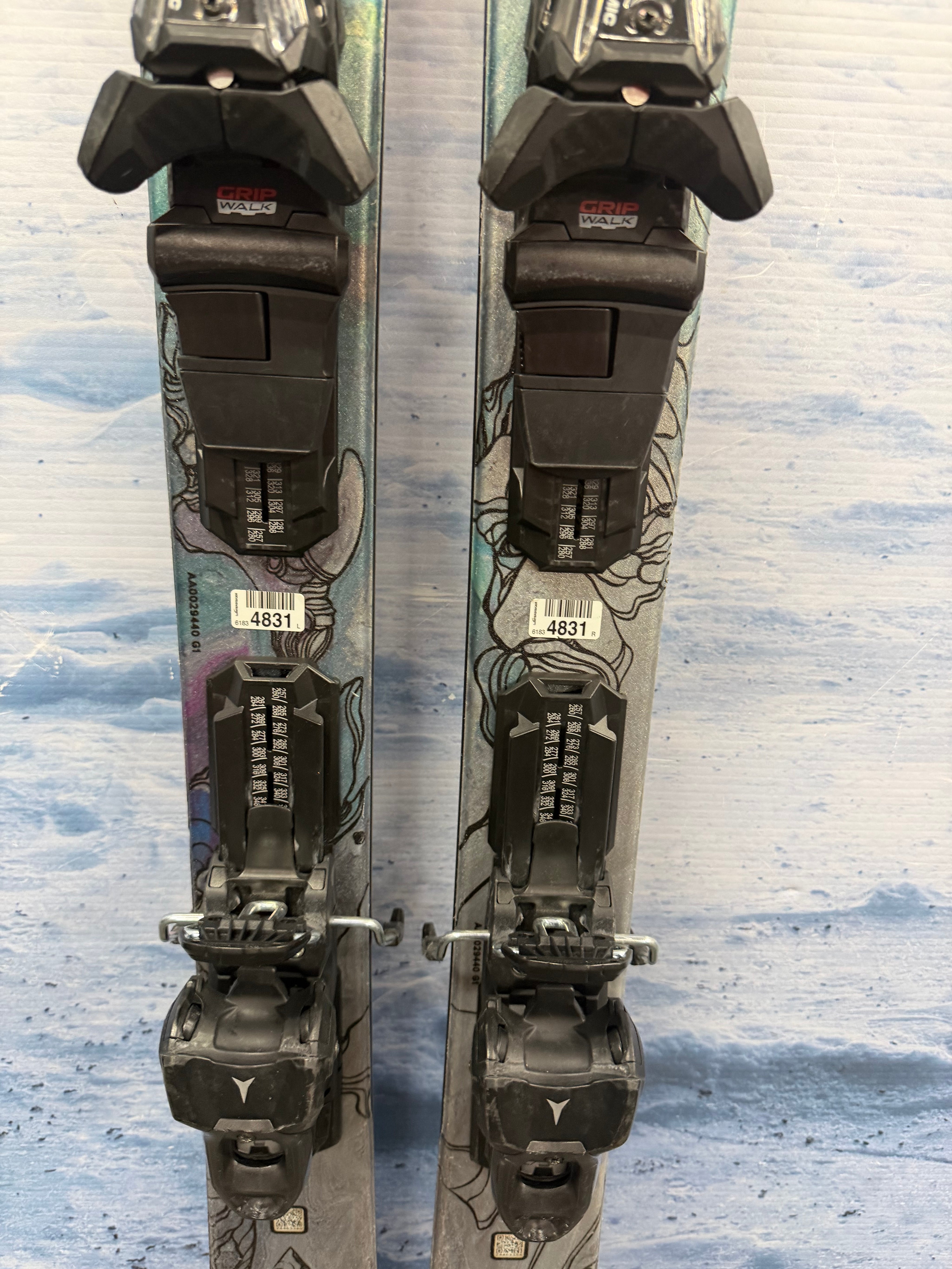 Used Atomic Bent Chetler 85 150cm Skis w/Atomic M10 Bindings