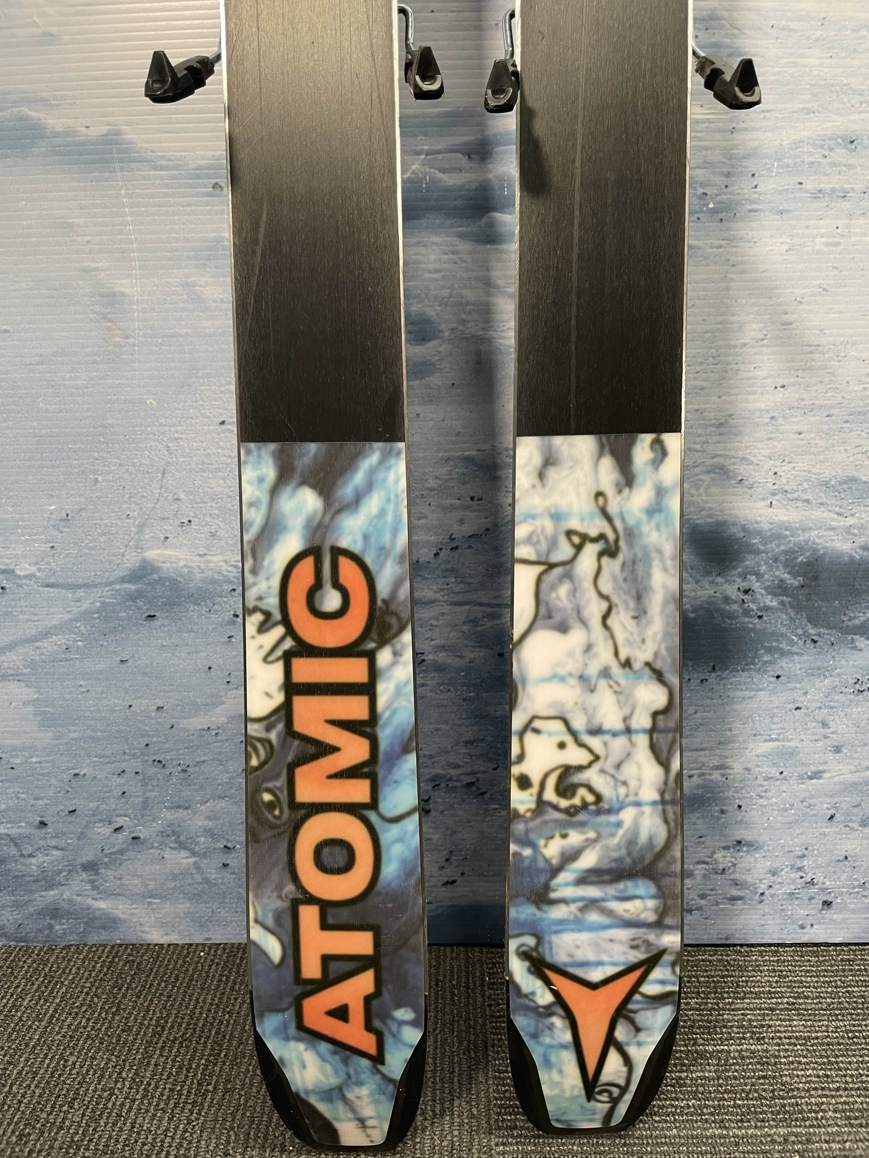 Lightly Used 2025 Atomic Bent Chetler 90 175cm Skis with Adjustable Salomon Strive 13 Bindings