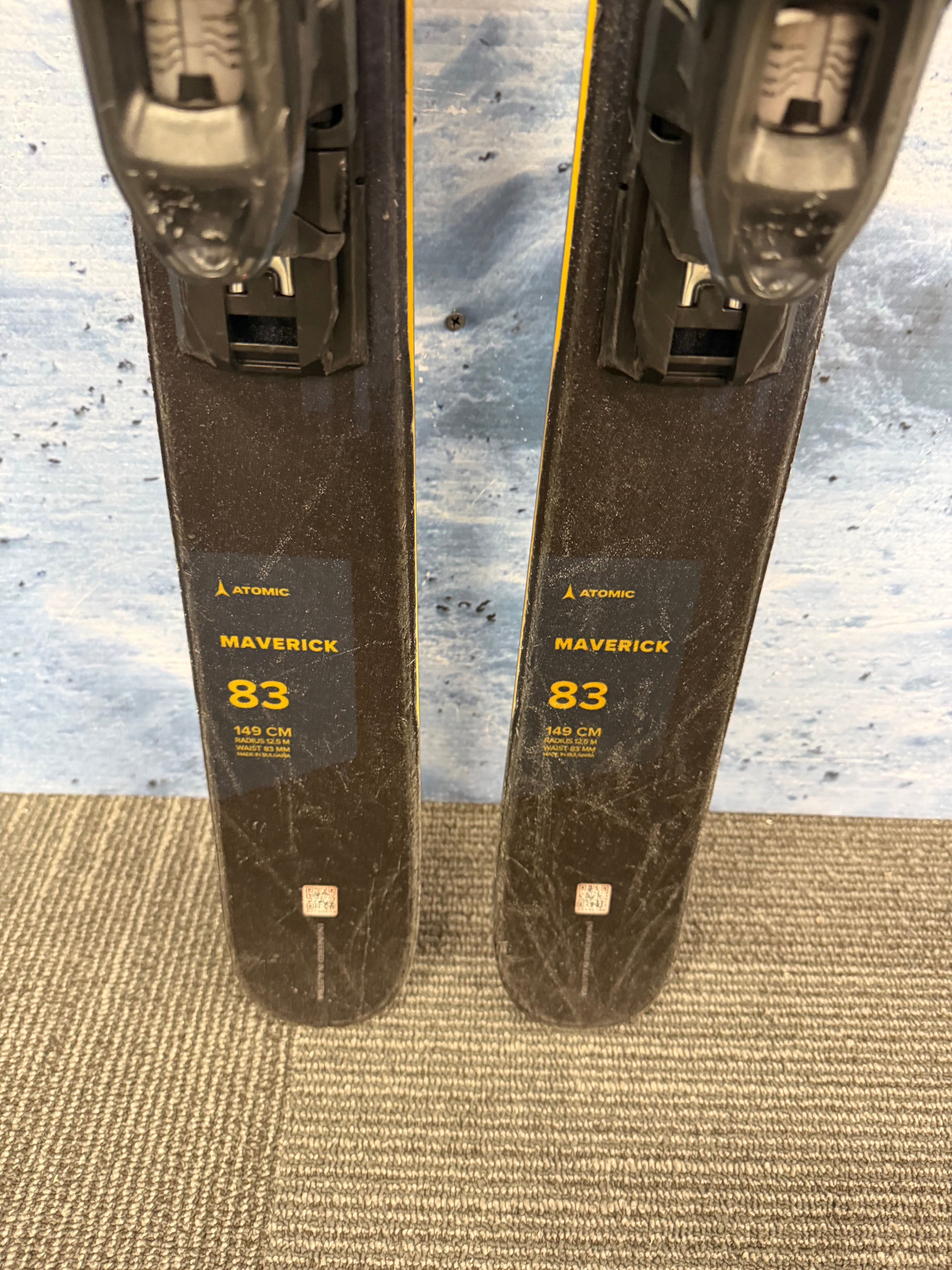Used Atomic Maverick 83R 149cm Skis w/Atomic M10 Bindings