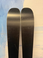 Used Atomic Maverick 83R 149cm Skis w/Atomic M10 Bindings