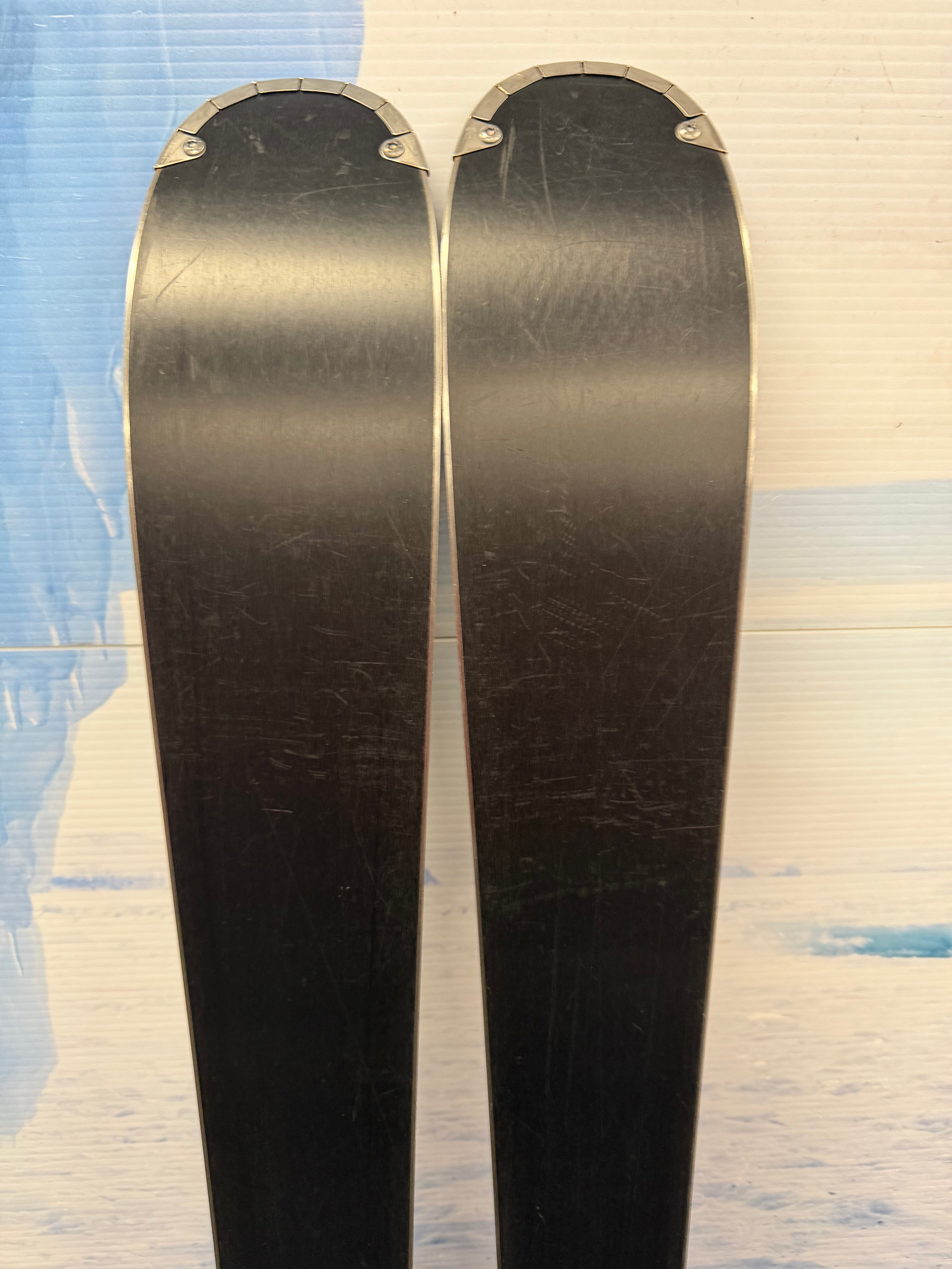 Used Atomic Maverick 83R 149cm Skis w/Atomic M10 Bindings