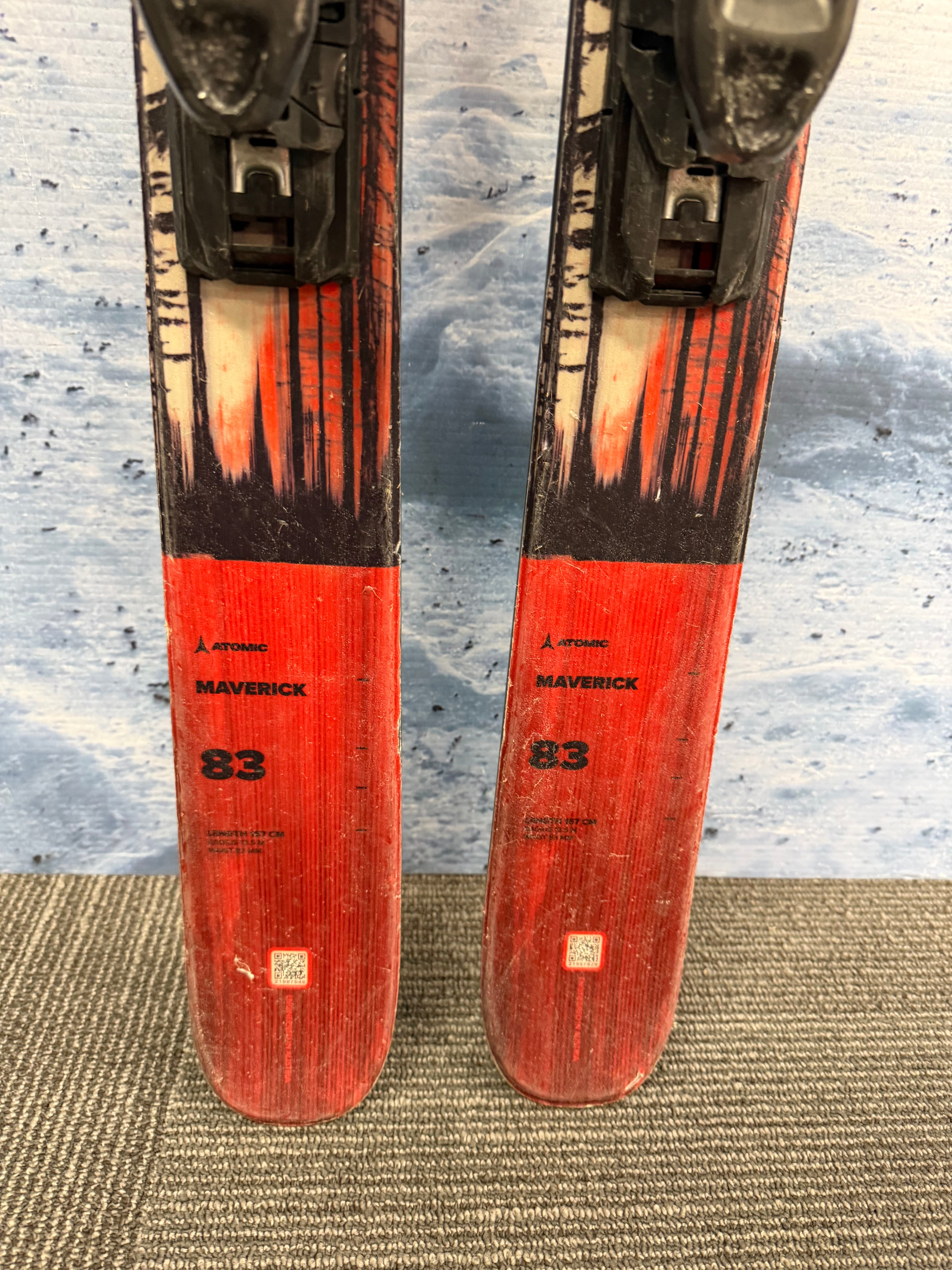 Used Atomic Maverick 83R 157cm Skis w/Atomic M10 Bindings