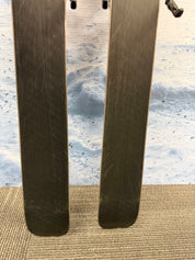 Used Atomic Maverick 83R 157cm Skis w/Atomic M10 Bindings