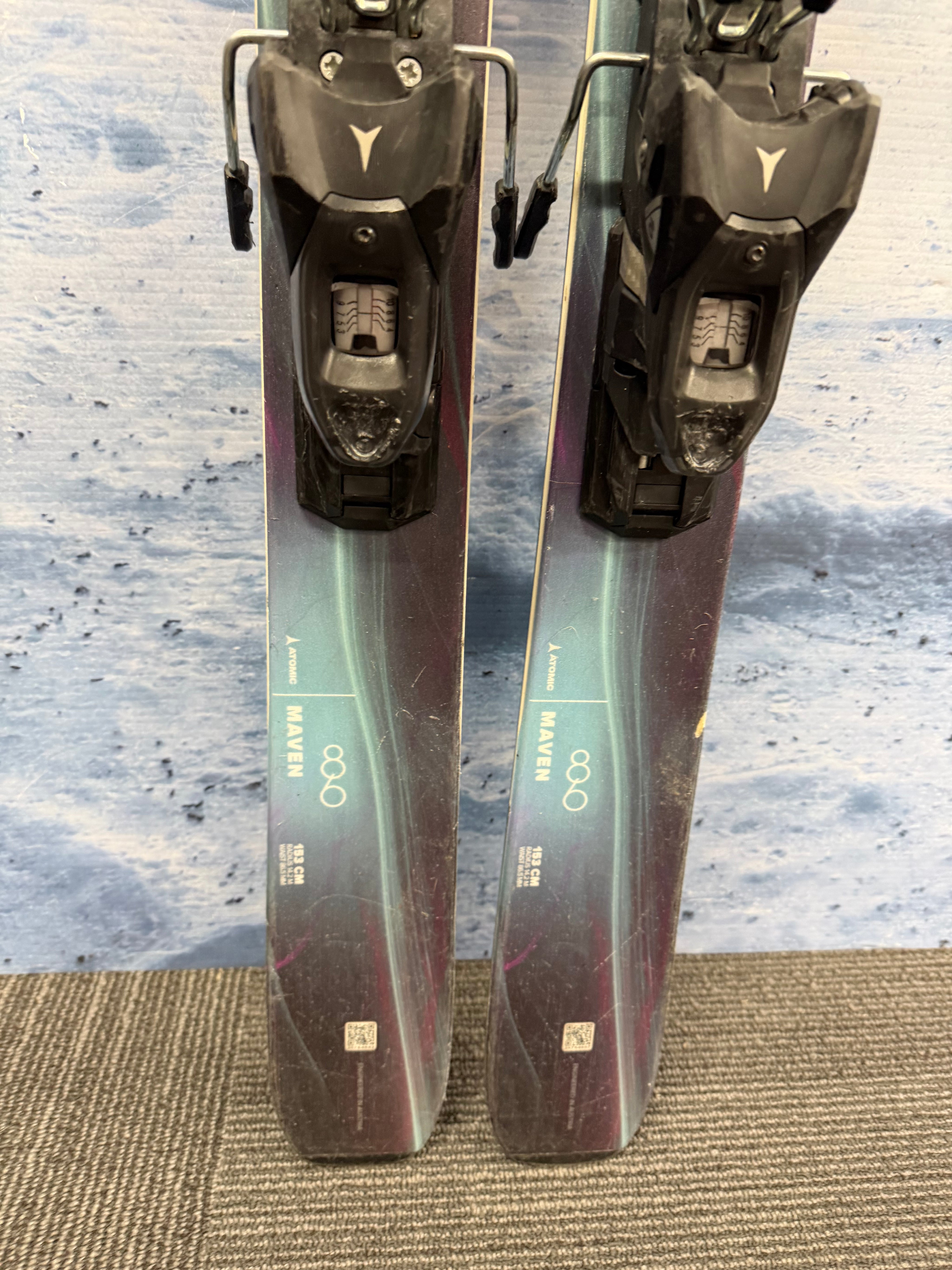 Used Atomic Maven 86R 153cm Skis w/Atomic M10 Bindings