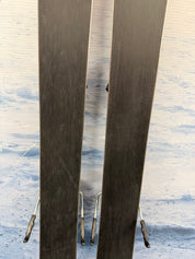 Used Atomic Maven 86R 153cm Skis w/Atomic M10 Bindings