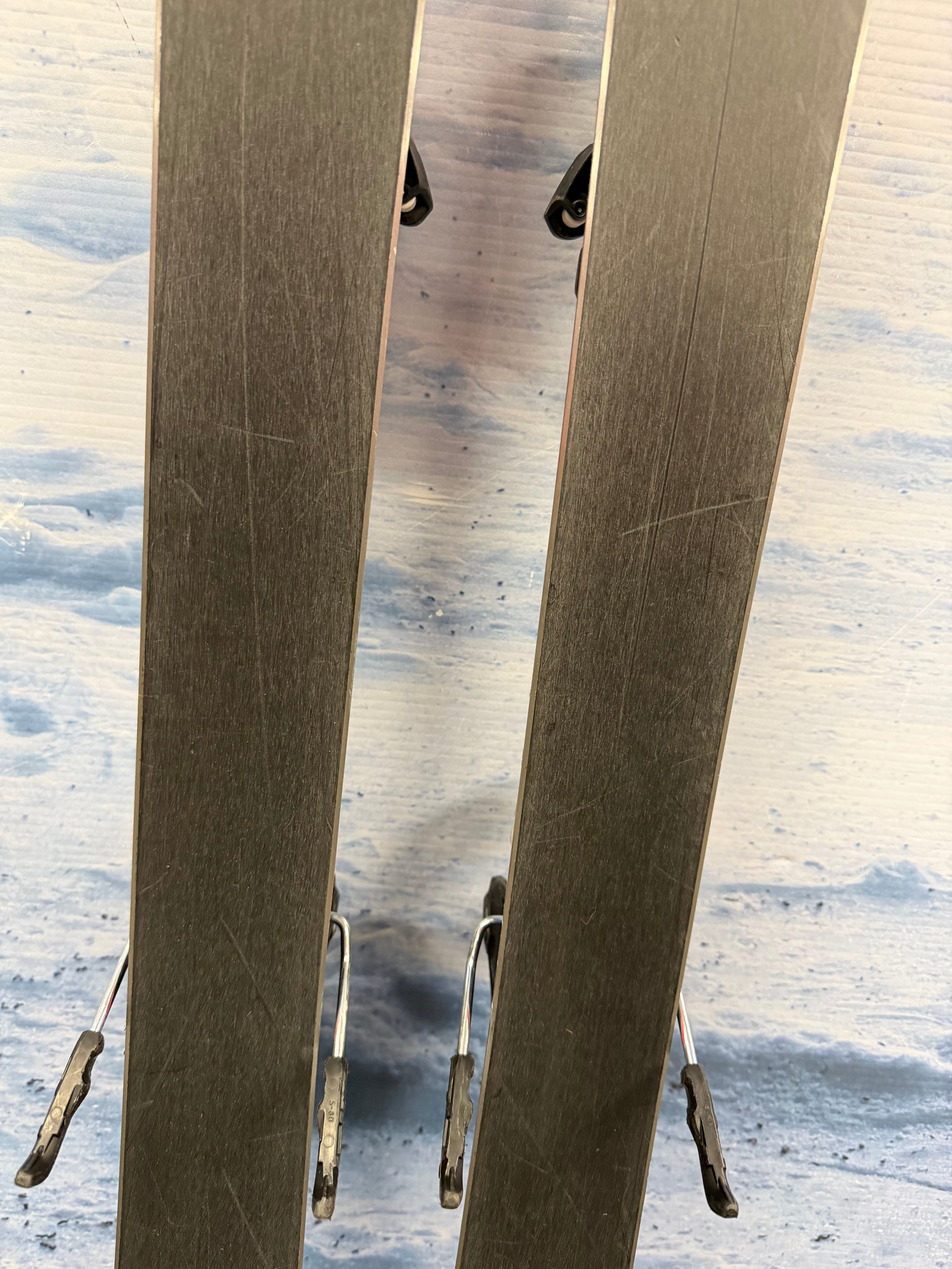 Used Salomon Distance 76 150cm Skis w/Salomon M10 Bindings