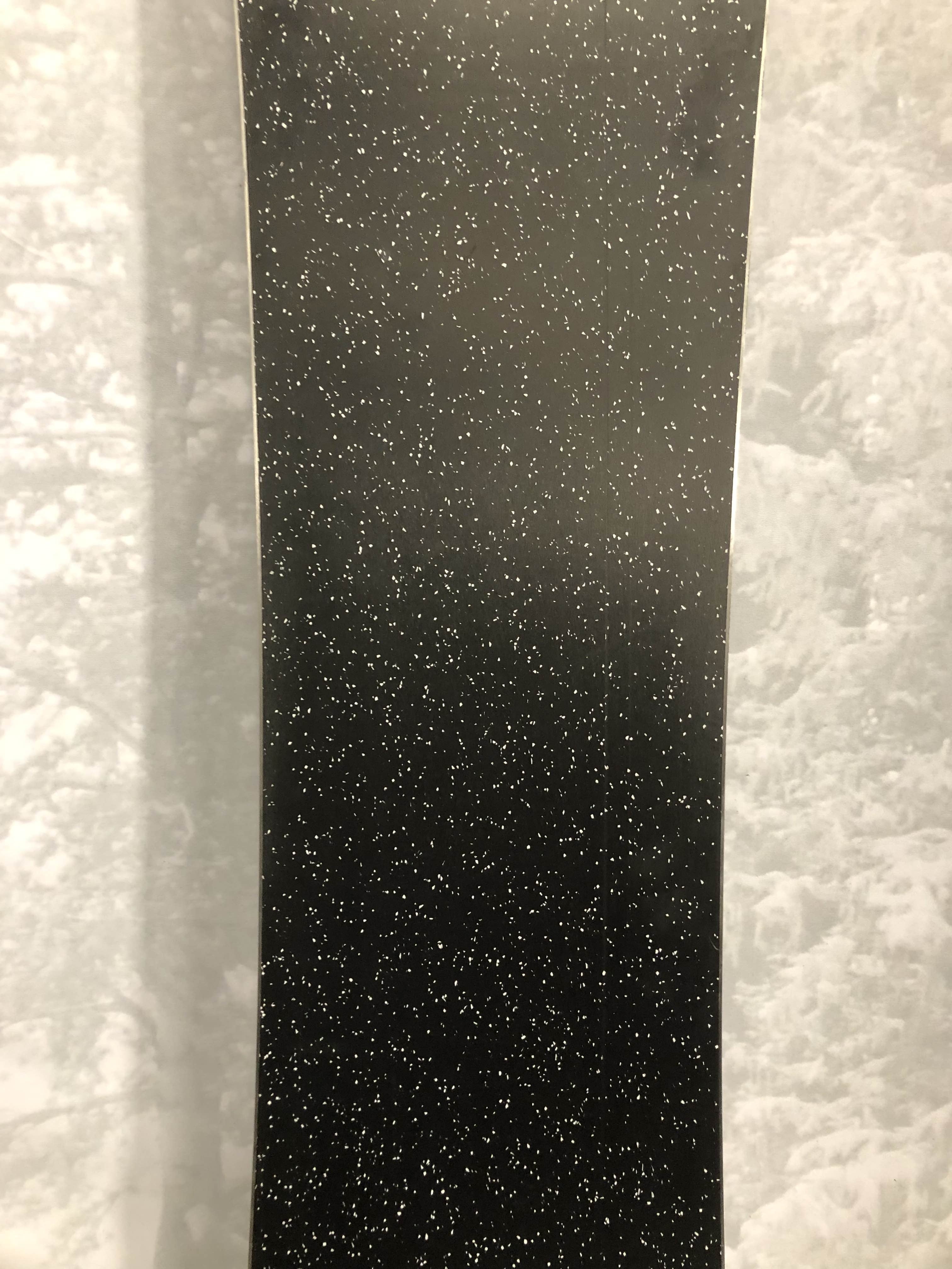 Used 2025 Salomon Super 8 Snowboard 157cm