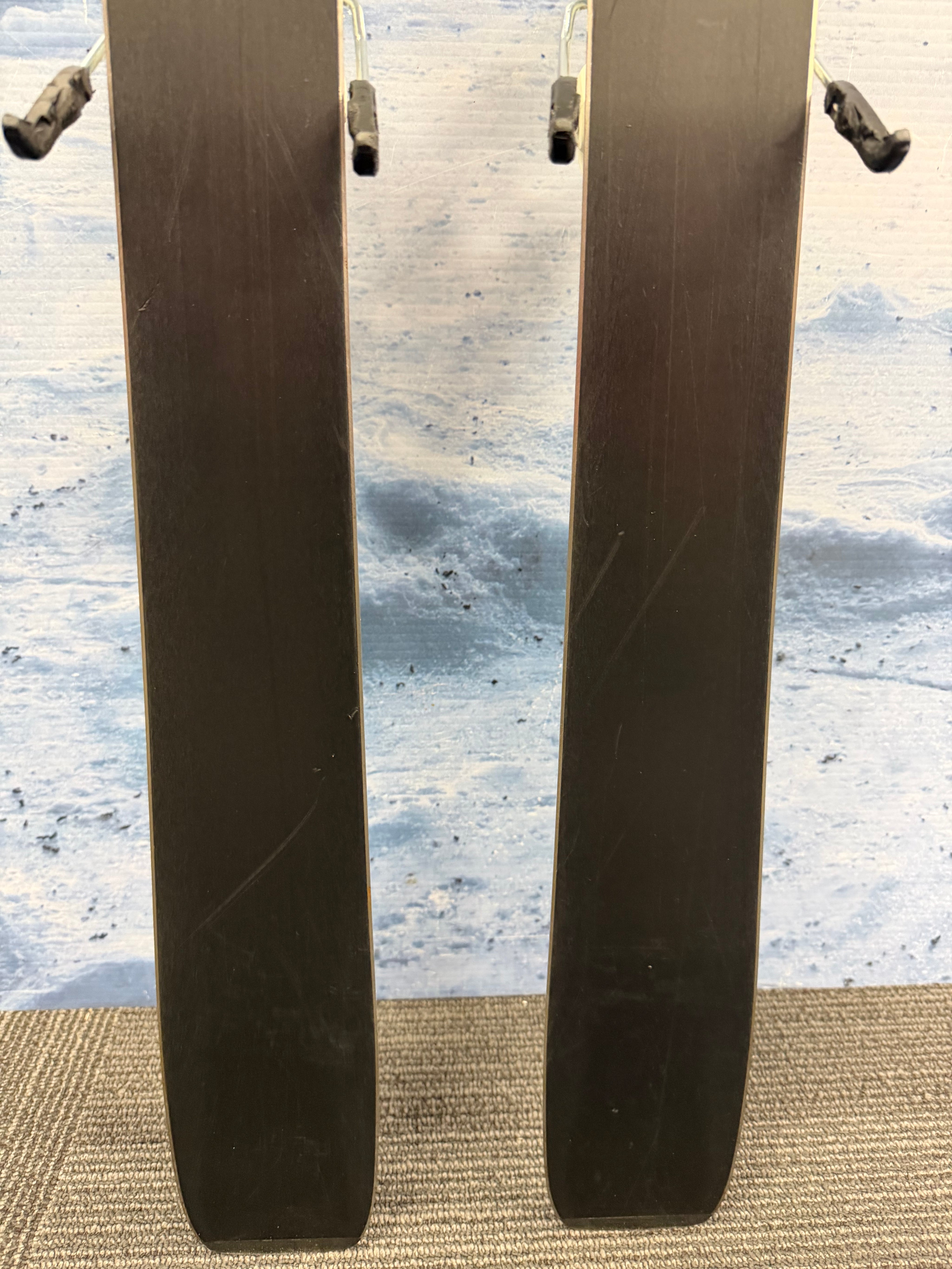 Used Salomon Stance 80W 159cm Skis w/Salomon M10 Bindings