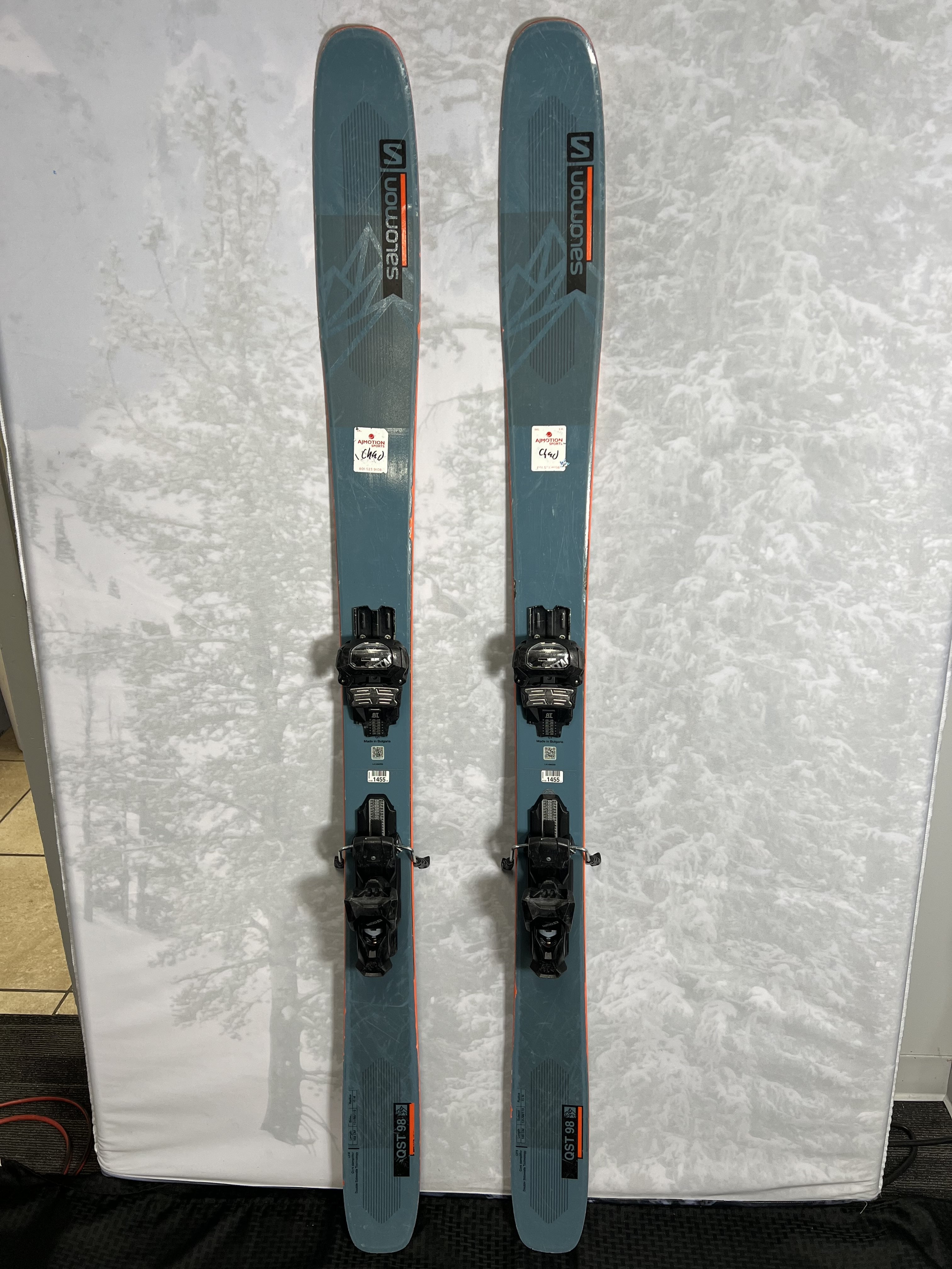 Used 2023 Salomon QST 98 169cm w/ Adjustable Tyrolia Attack 13 GW Bindings