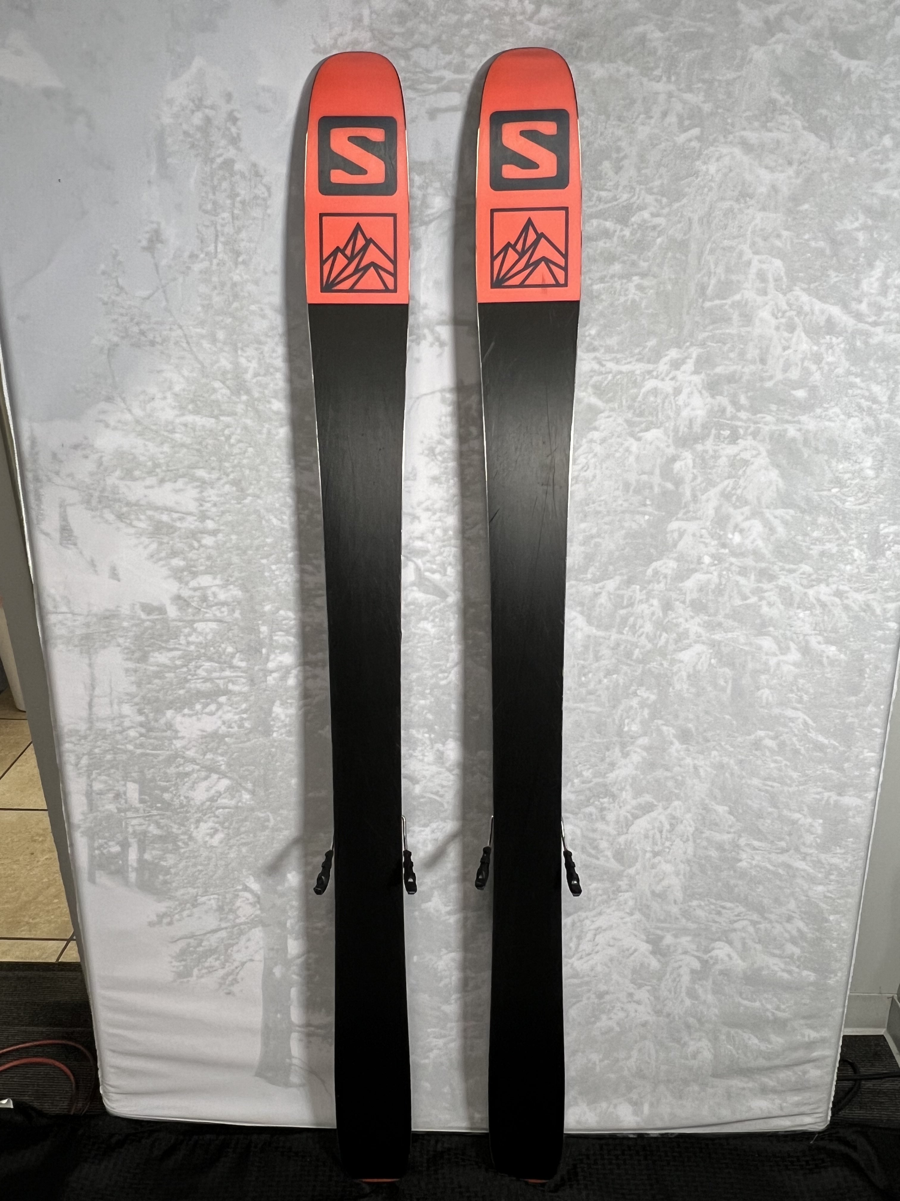 Used 2023 Salomon QST 98 169cm w/ Adjustable Tyrolia Attack 13 GW Bindings