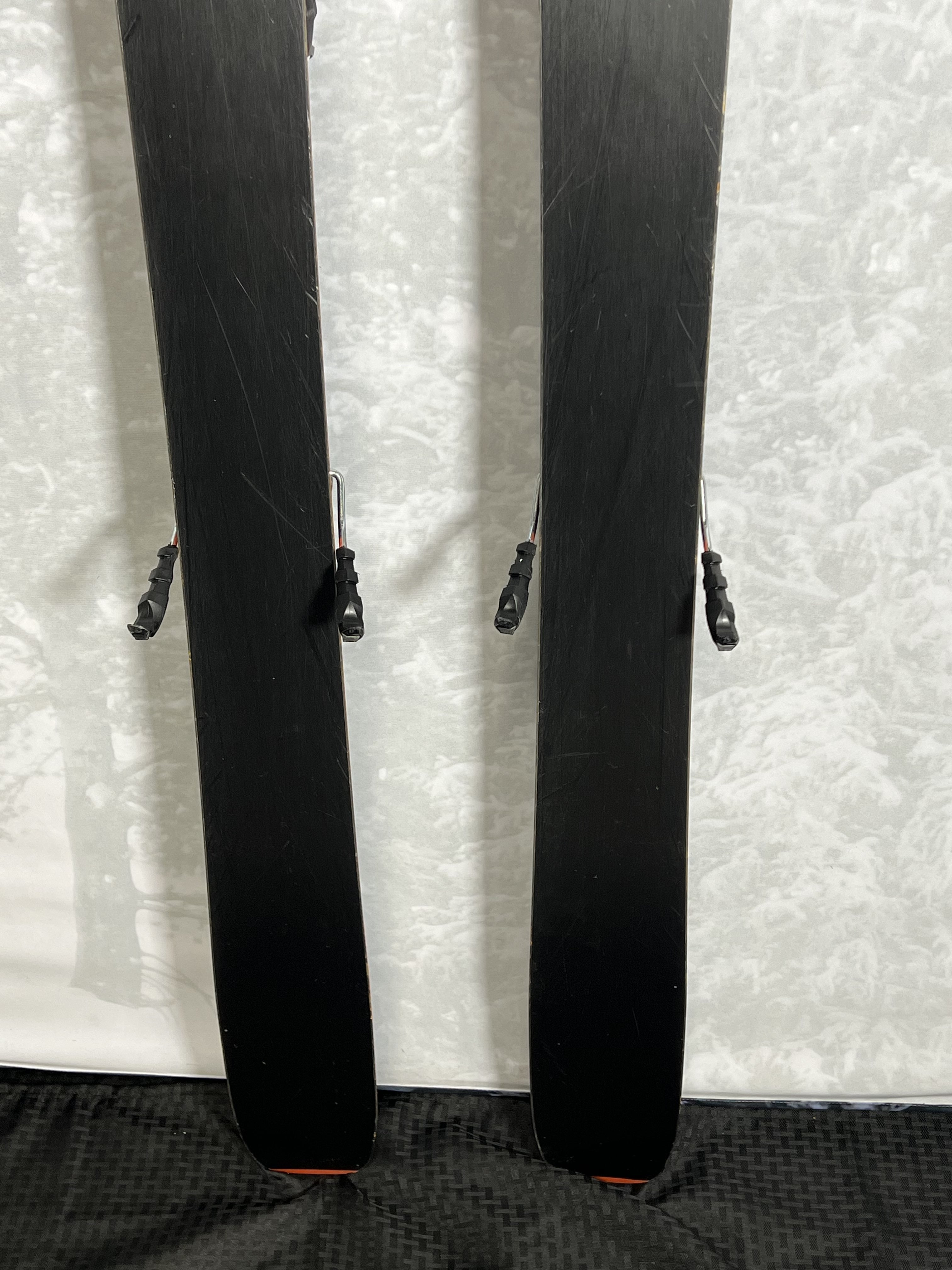 Used 2023 Salomon QST 98 169cm w/ Adjustable Tyrolia Attack 13 GW Bindings