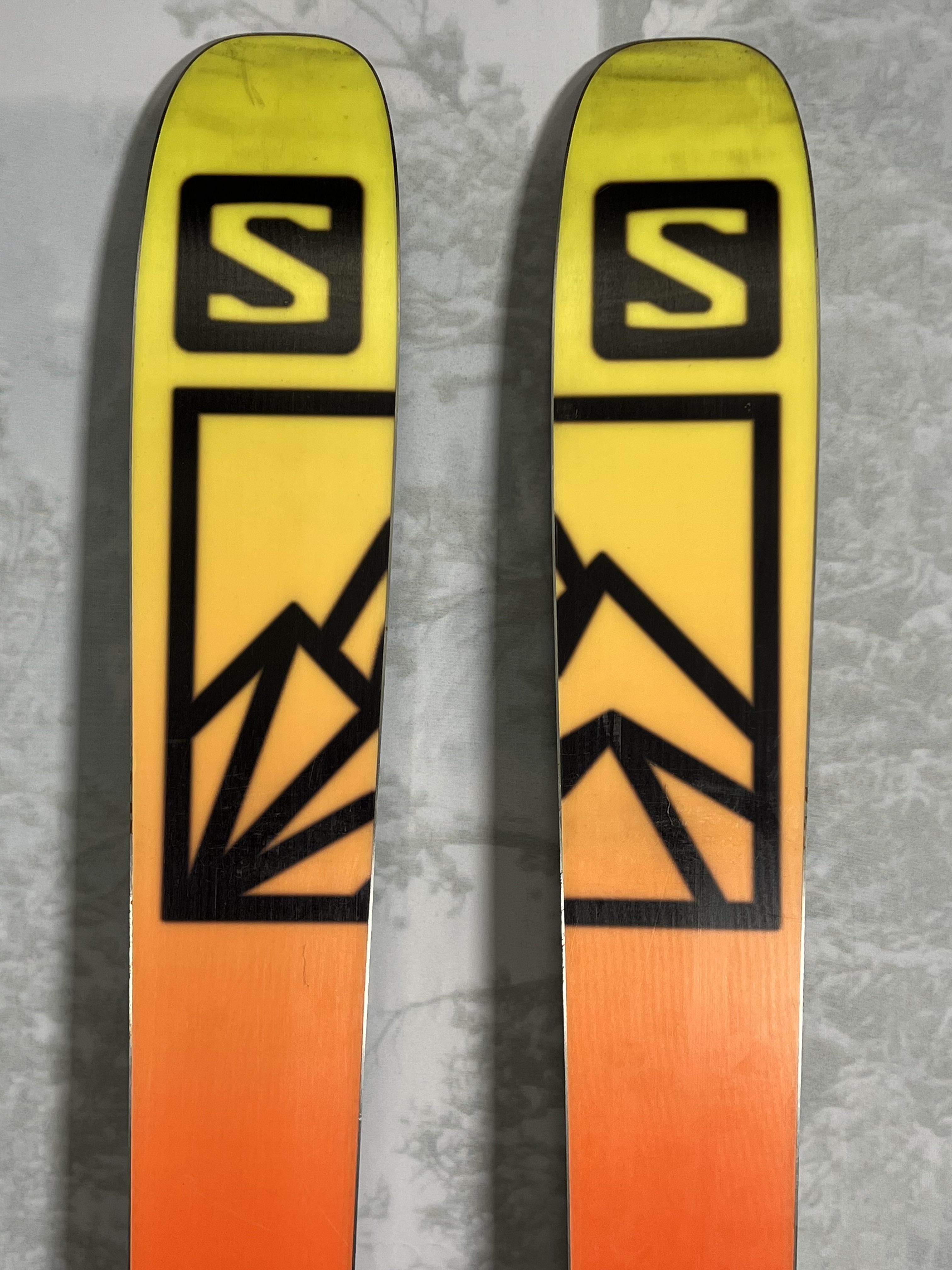 Used 2022 Salomon QST 106 181cm w/ Adjustable Tyrolia Attack 13 GW binding