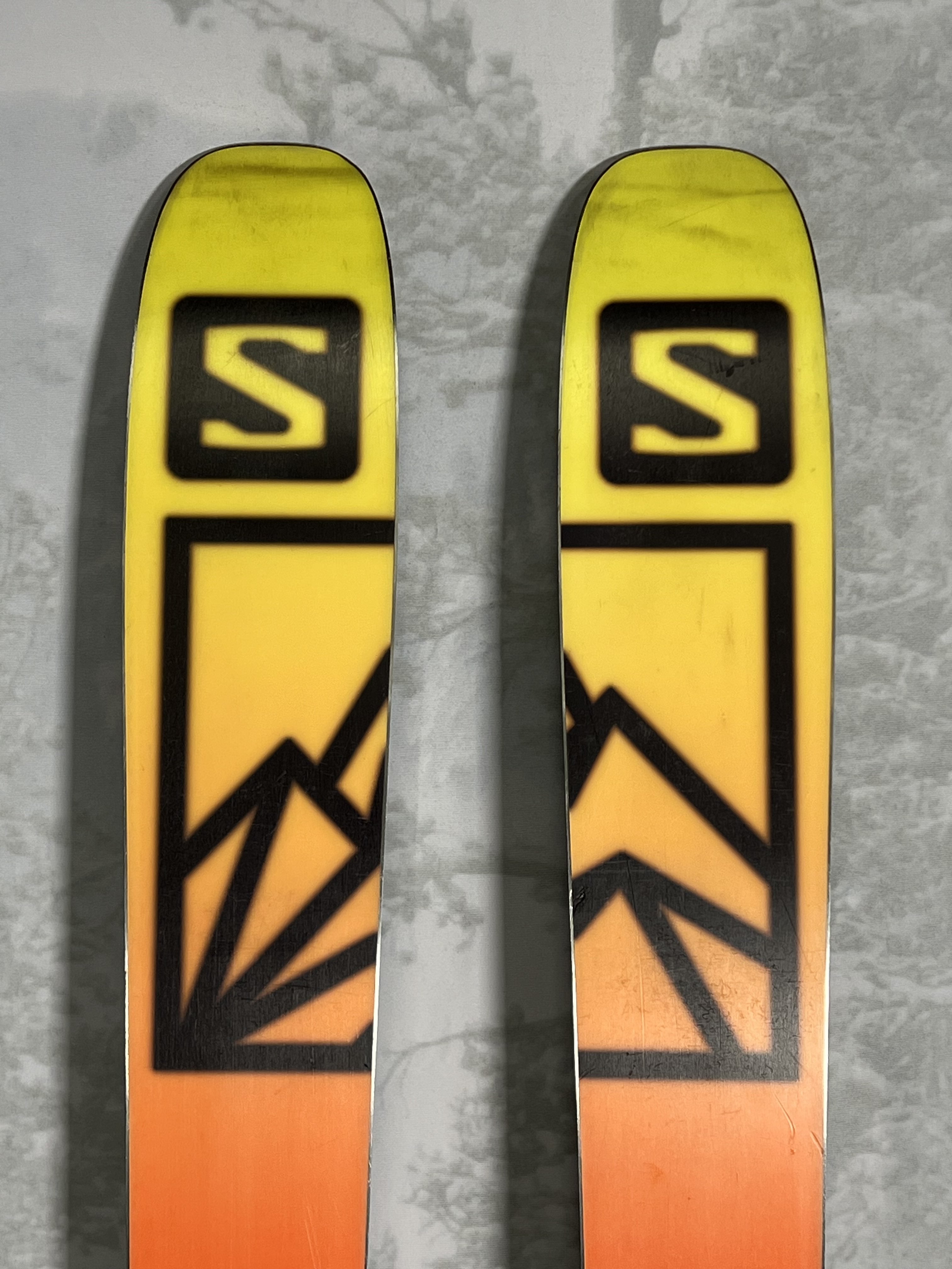 Used 2022 Salomon QST 106 174cm w/ Adjustable Tyrolia Attack 13 GW binding