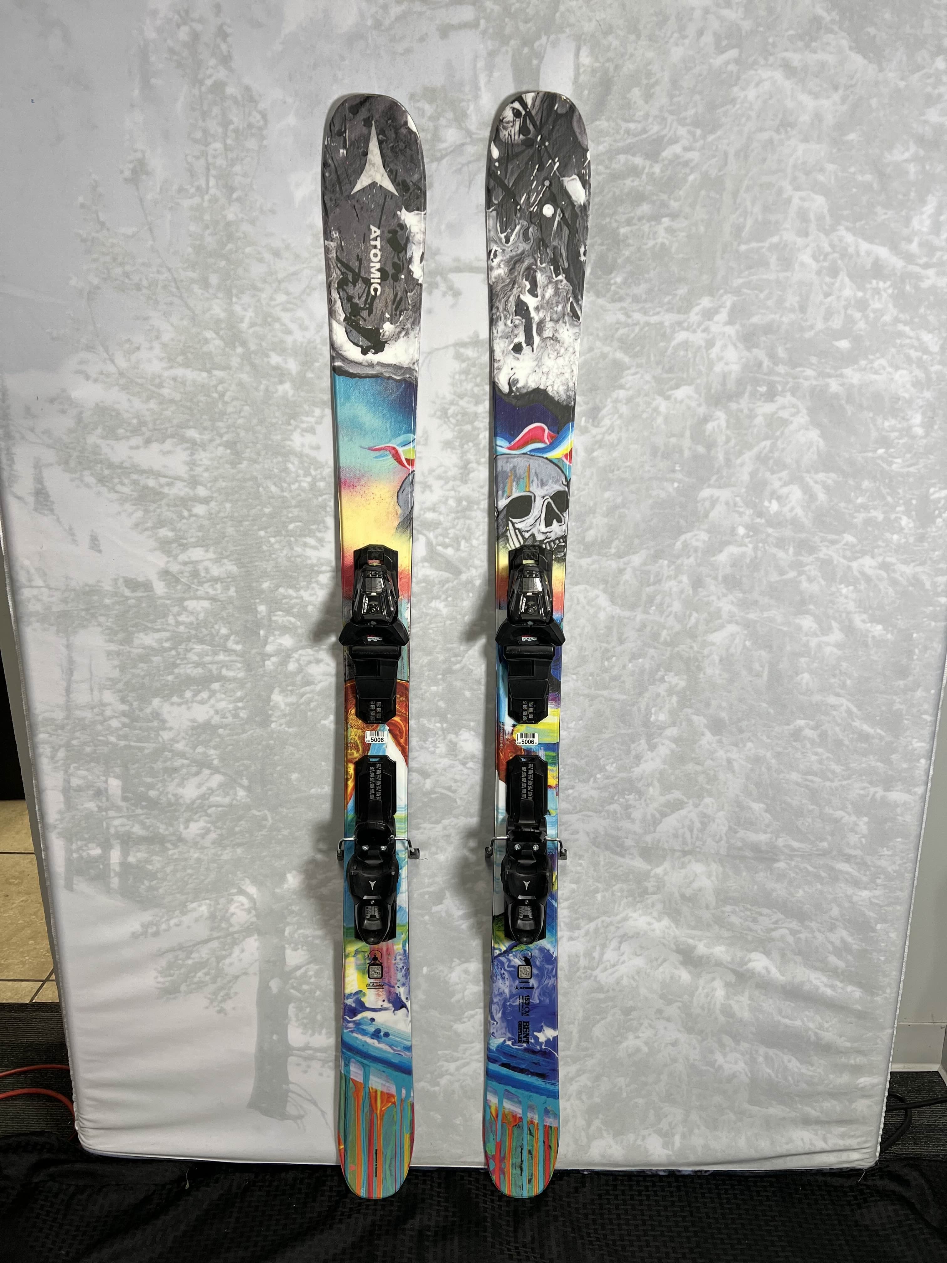 New Atomic Bent Chetler 90 153cm Mini Skis - Kids' 2025 w/ Atomic M10 Bindings