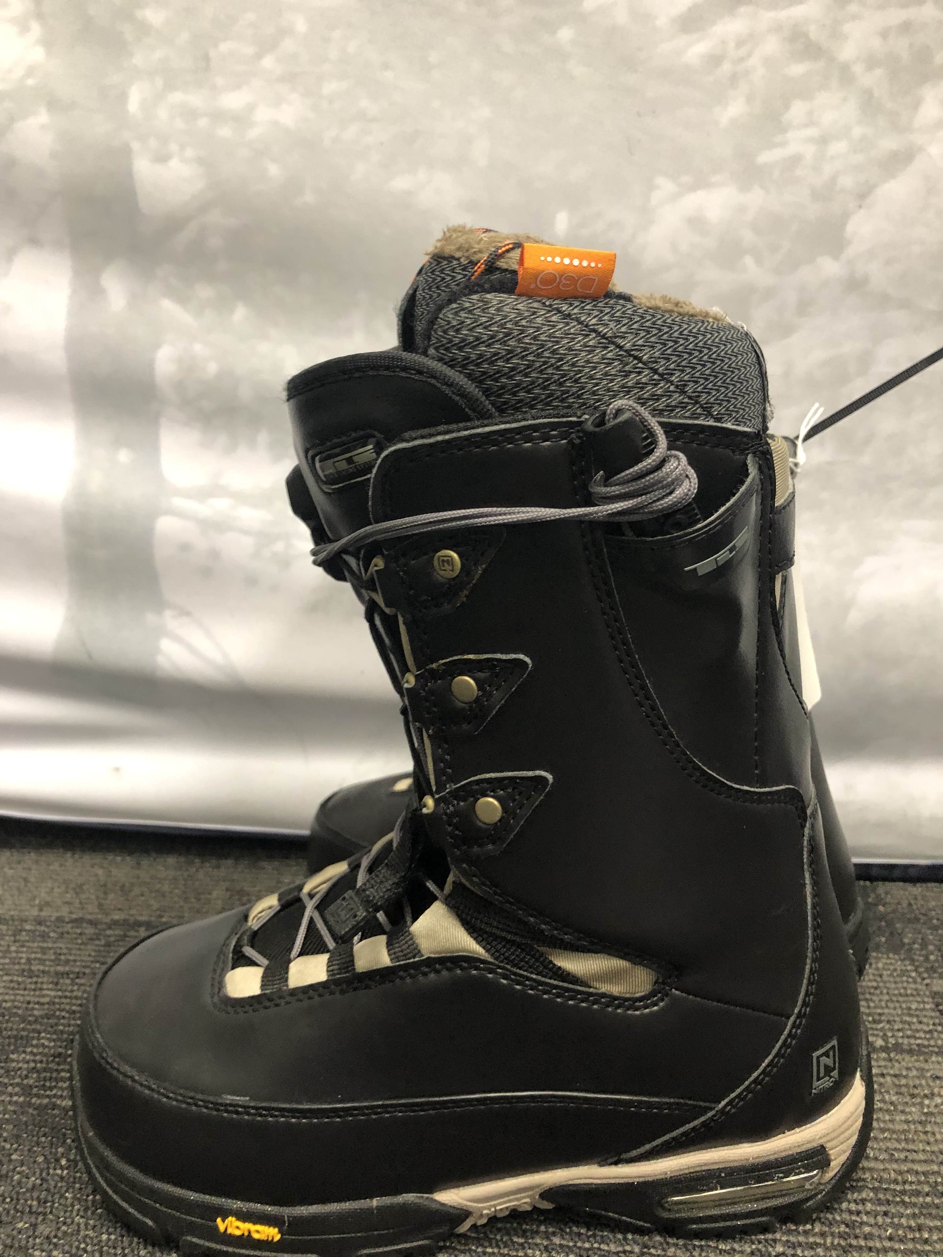 Used Nitro Womens Faint TLS Snowboard boot- 23.0MP