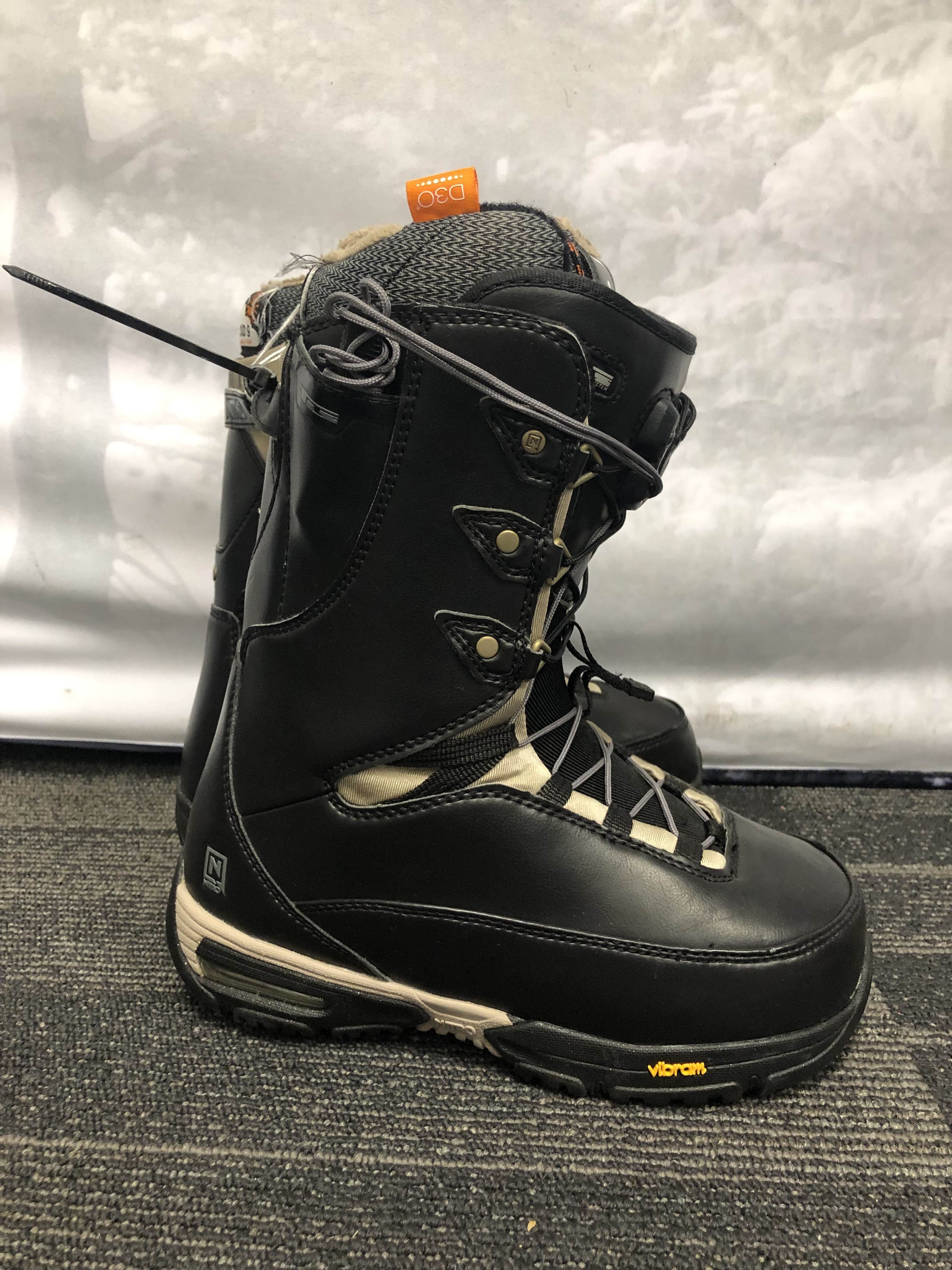 Used Nitro Womens Faint TLS Snowboard boot- 23.0MP