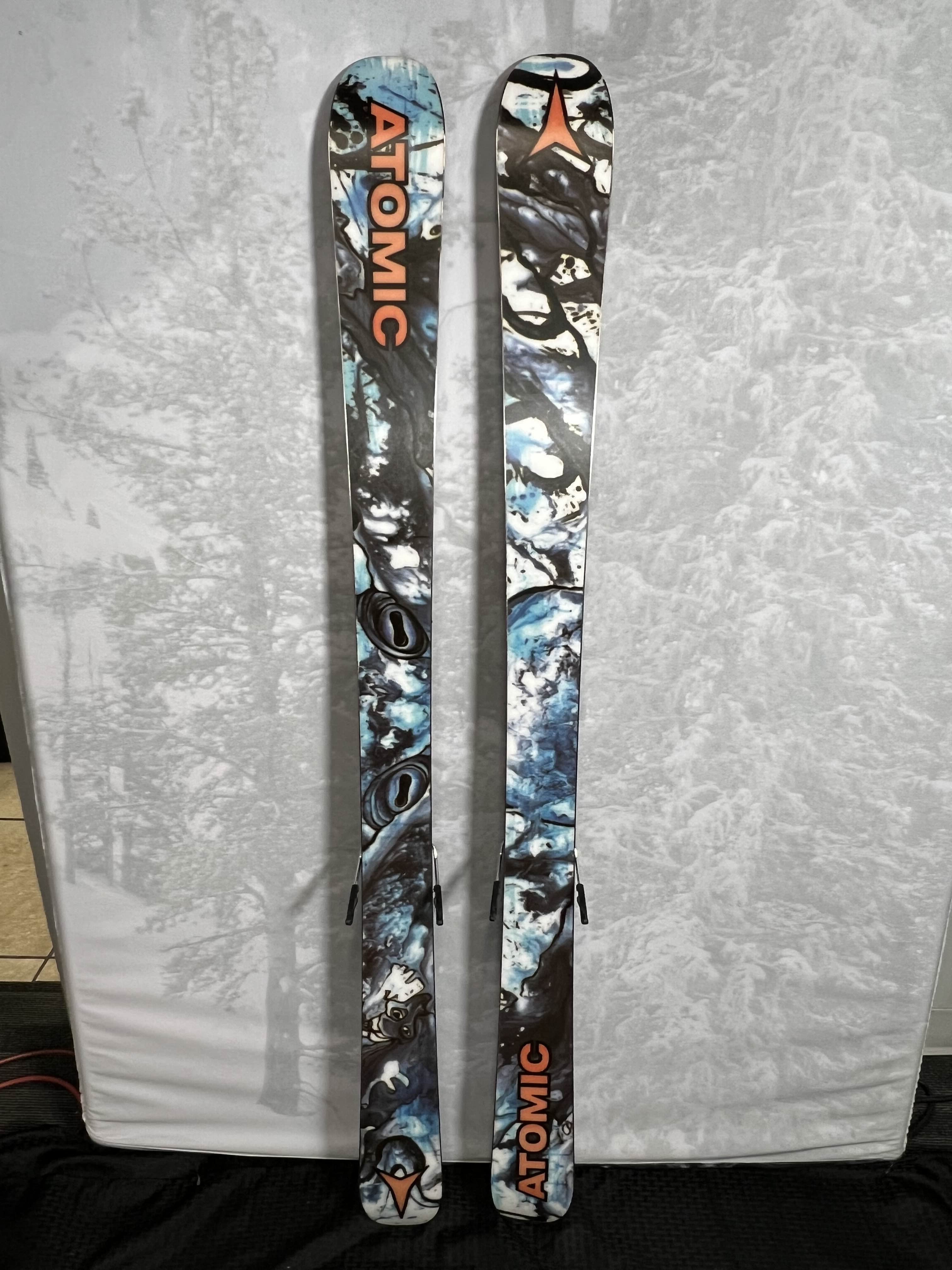 New Atomic Bent Chetler 90 153cm Mini Skis - Kids' 2025 w/ Atomic M10 Bindings