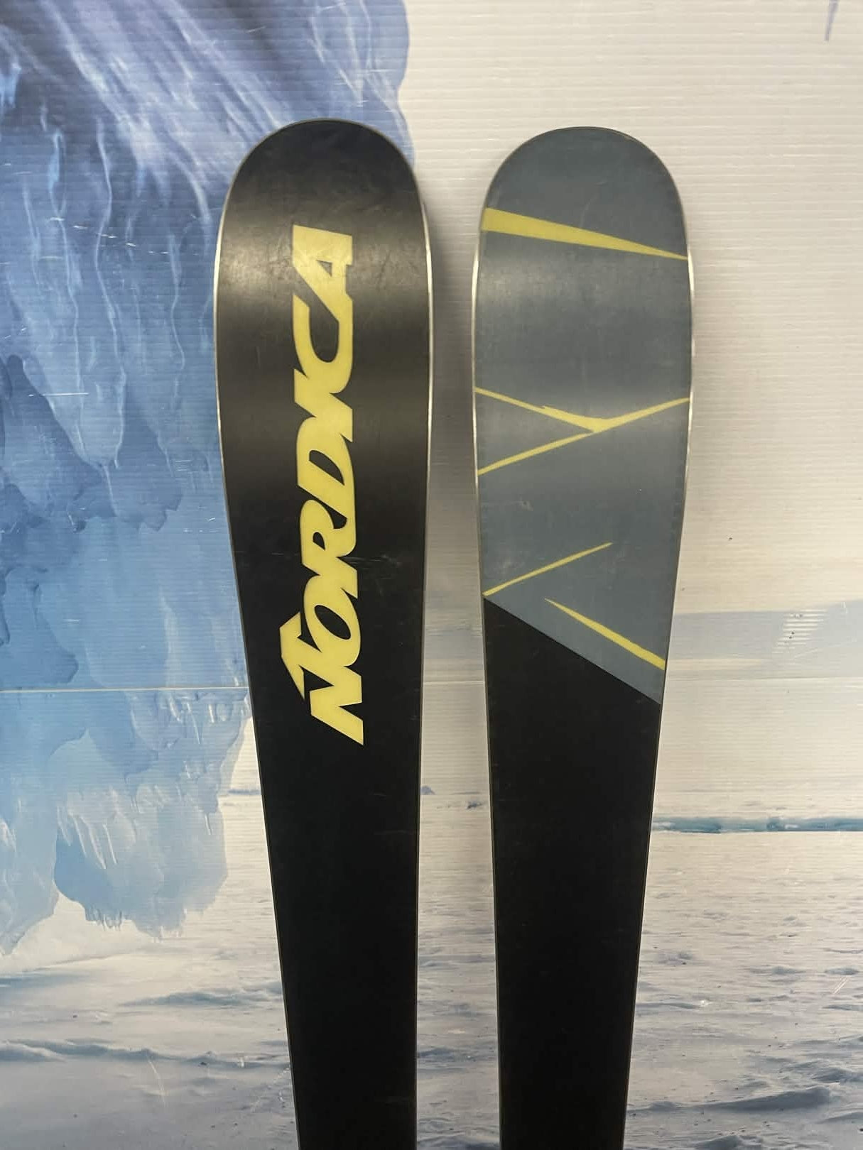 Used Nordica Unleashed 108 174cm Skis w/ TYROLIA Attack 13 Demo Binding - Used (2023)