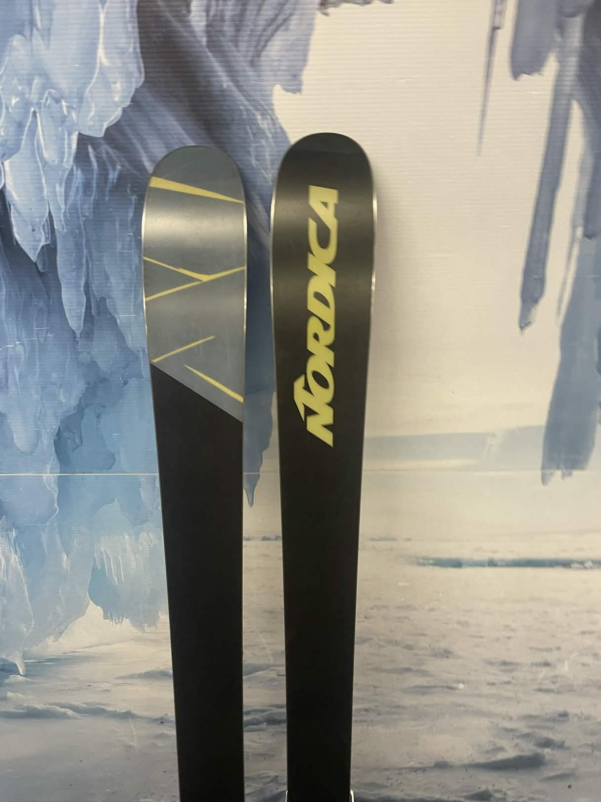 Used Nordica Unleashed 108 180cm Skis w/ TYROLIA Attack 13 Demo Binding - Used (2023)