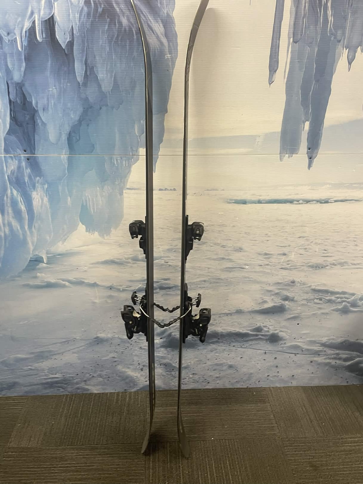 Used Nordica Unleashed 108 180cm Skis w/ TYROLIA Attack 13 Demo Binding - Used (2023)