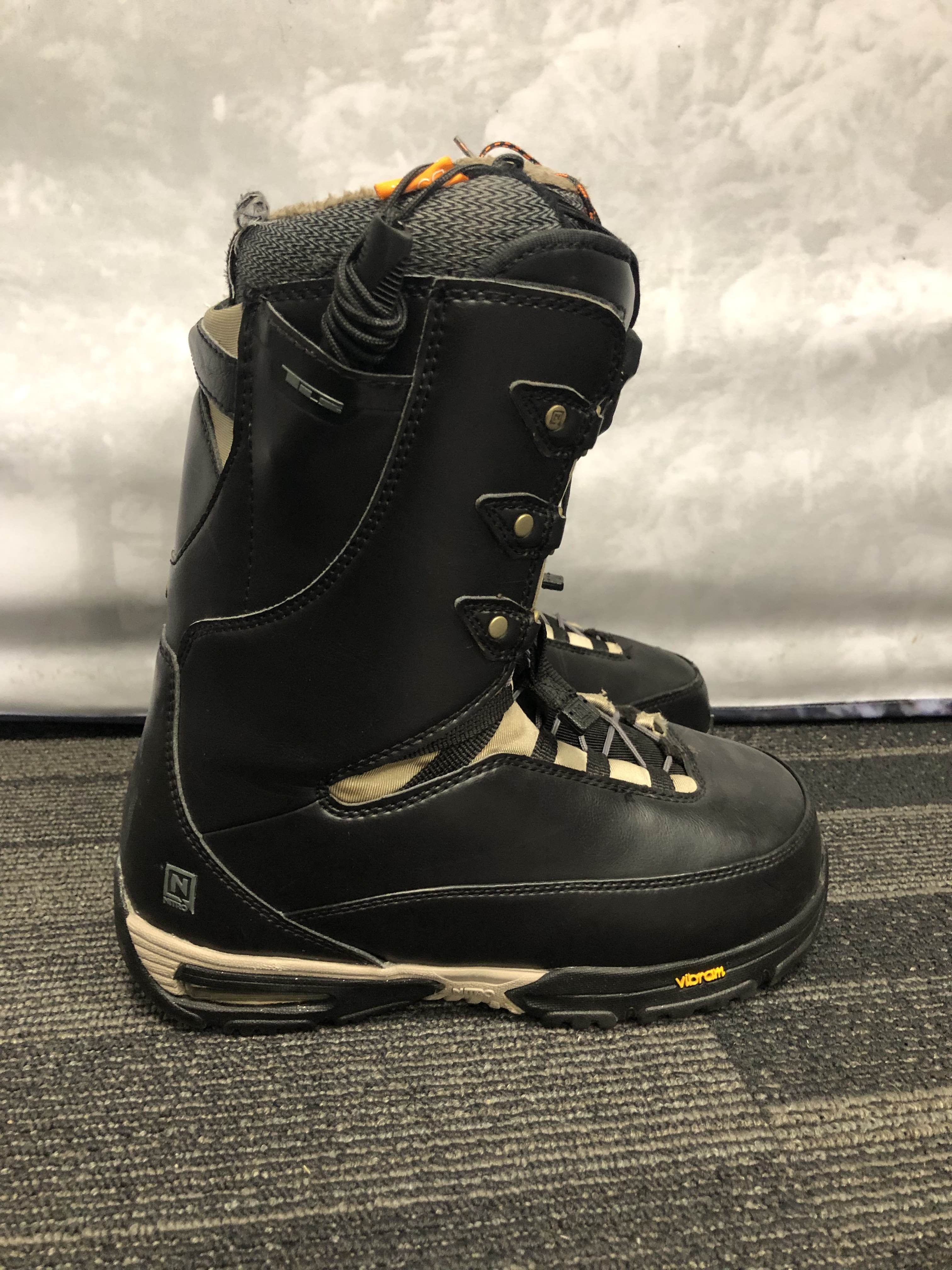 Used Nitro Womens Faint TLS Snowboard boot- 24.0MP