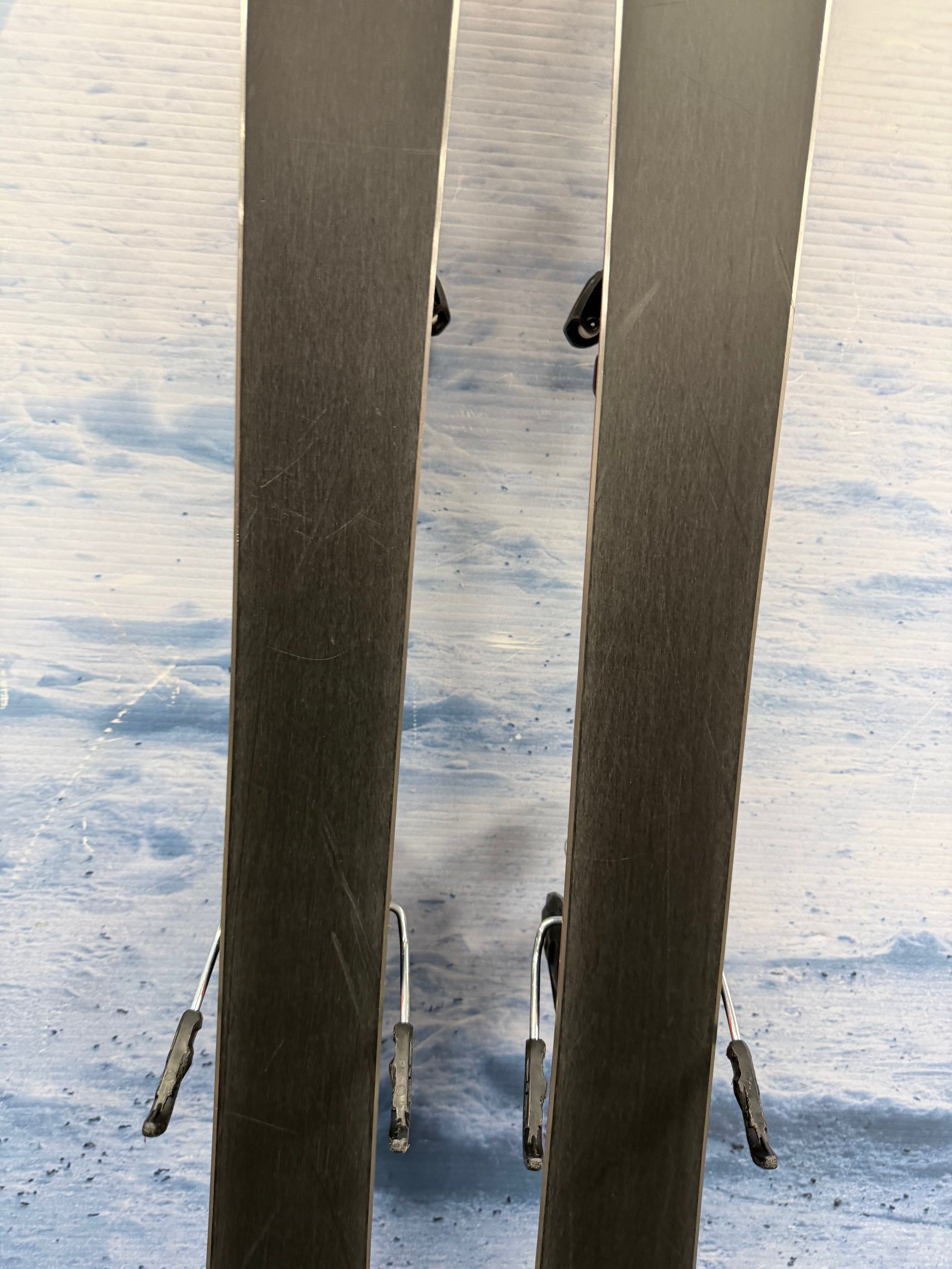Used Salomon Distance 76 160cm Skis w/Salomon M10 Bindings