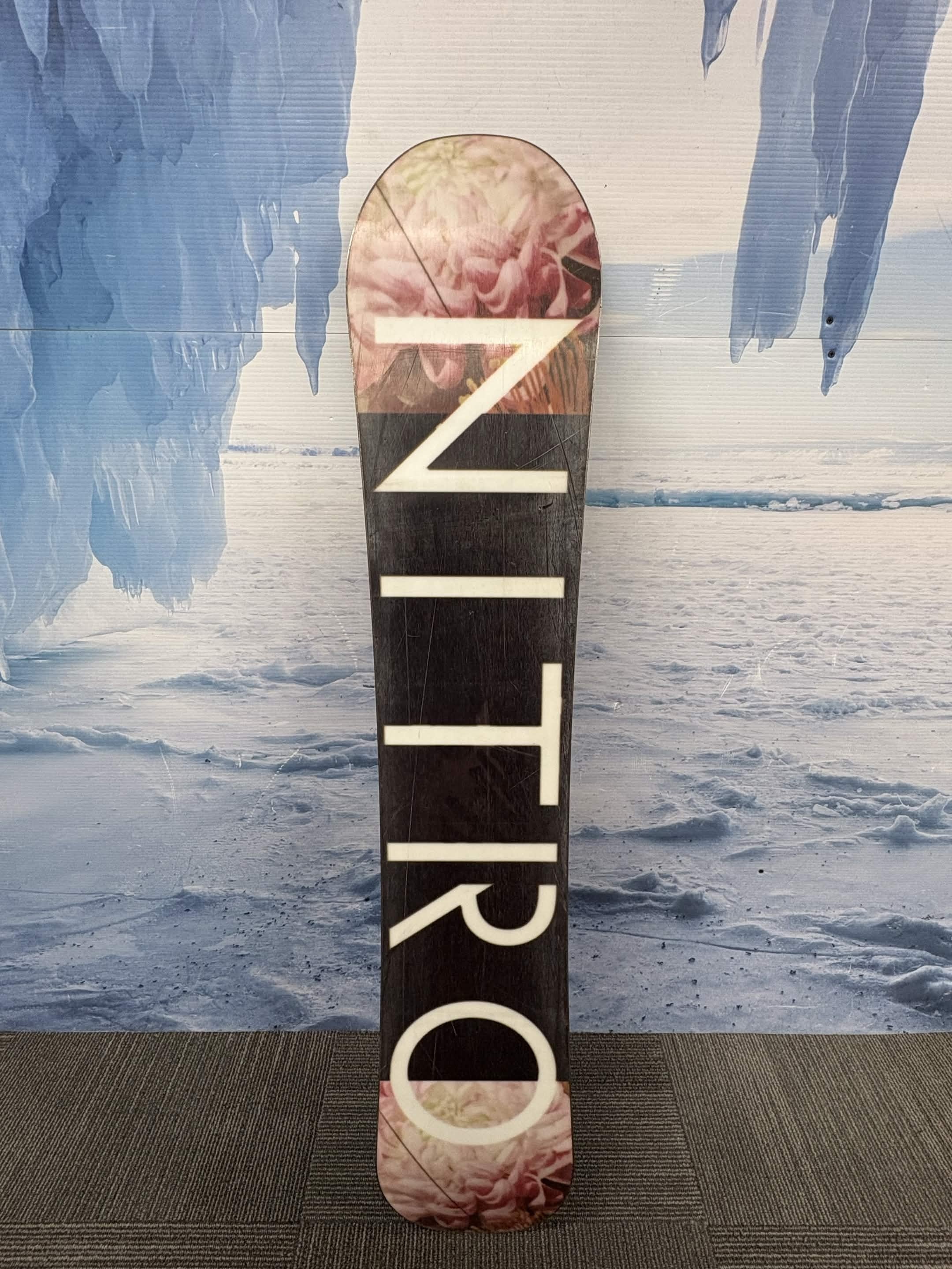 Nitro Arial 146cm Snowboard - Used