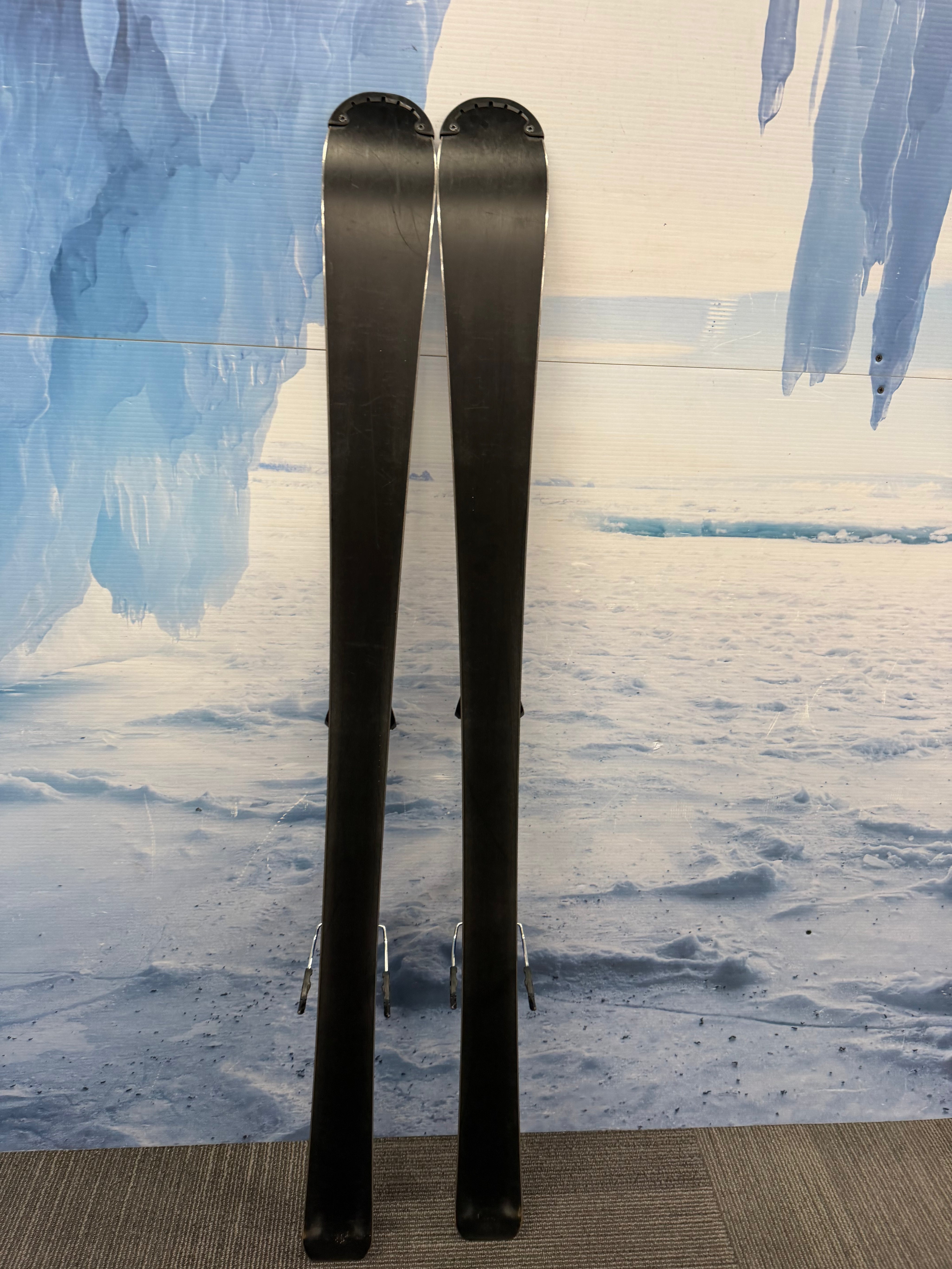 Used Salomon XDR Focus 150cm Skis w/Salomon Lithium 10